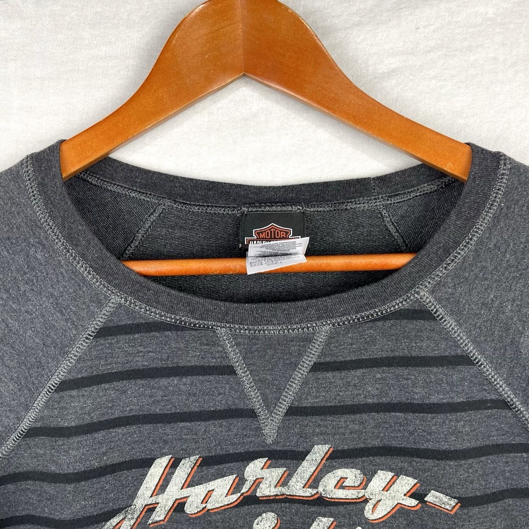 Harley Davidson Harley-Davidson Sweatshirt Women Large Pullover Crew Neck Striped Gray Cotton Blend Fleece Biker/Sweater Size L / US 10 / IT 46 - 4 Thumbnail