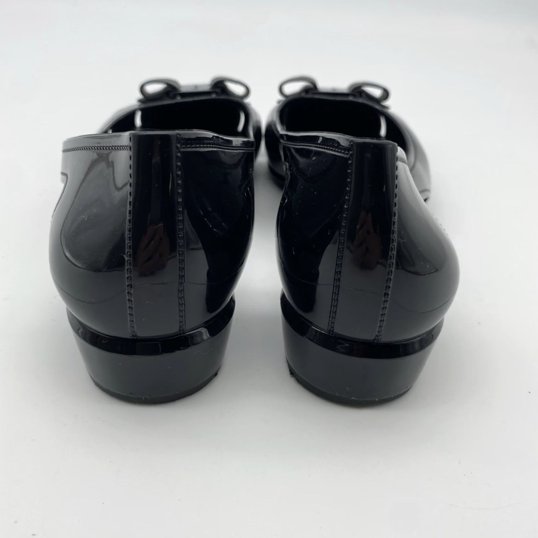 Salvatore Ferragamo VINTAGE Salvatore Ferragamo Vara Flat Shoes Women Size 9 Black Patent Jelly Bow Casual Size US 9 / IT 39 - 6 Thumbnail