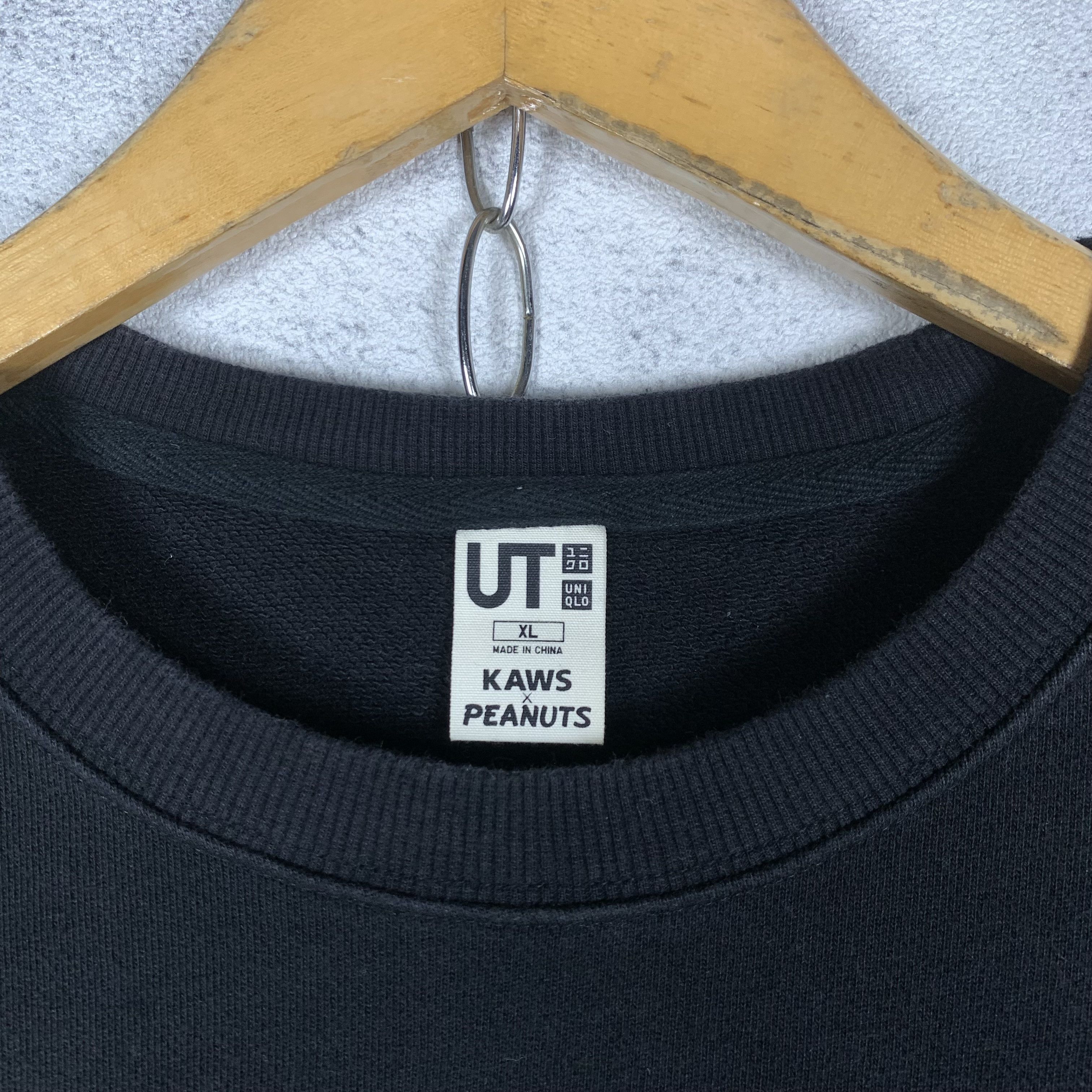 Kaws Uniqlo x Kaws Sweatshirt Crewneck Size US M / EU 48-50 / 2 - 4 Thumbnail