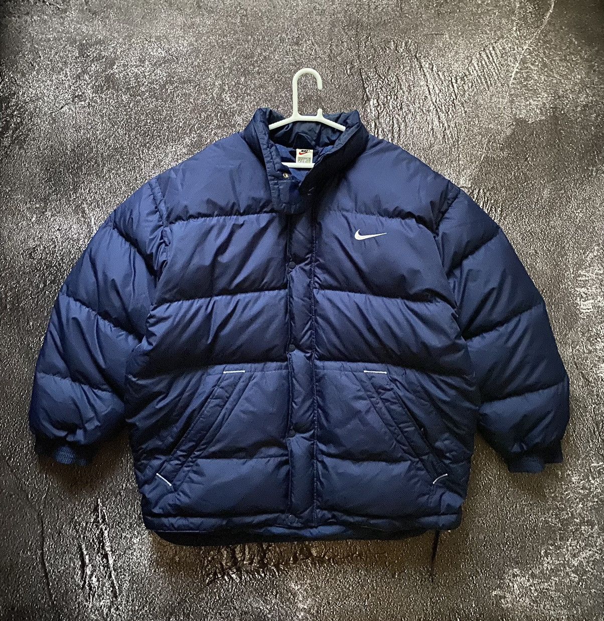 Nike vintage puffer jacket hotsell