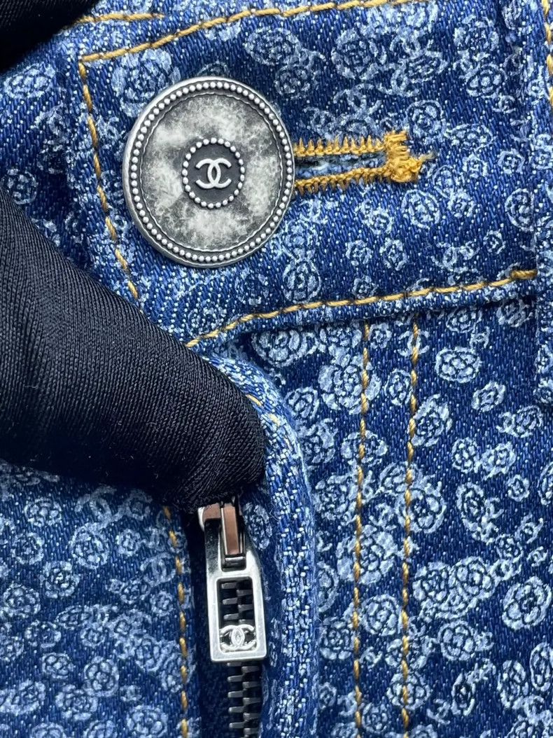 Chanel Chanel 21B double C camellia jeans Size 42" / US 20 - 4 Thumbnail