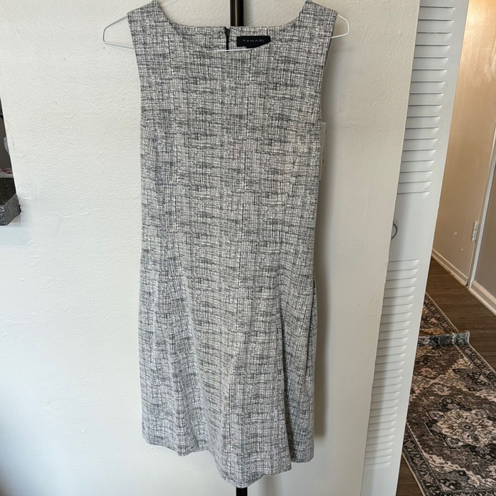 Elie Tahari Tahari Black and White Sheath Midi Dress with Slit Size XL / US 12-14 / IT 48-50 - 1 Preview