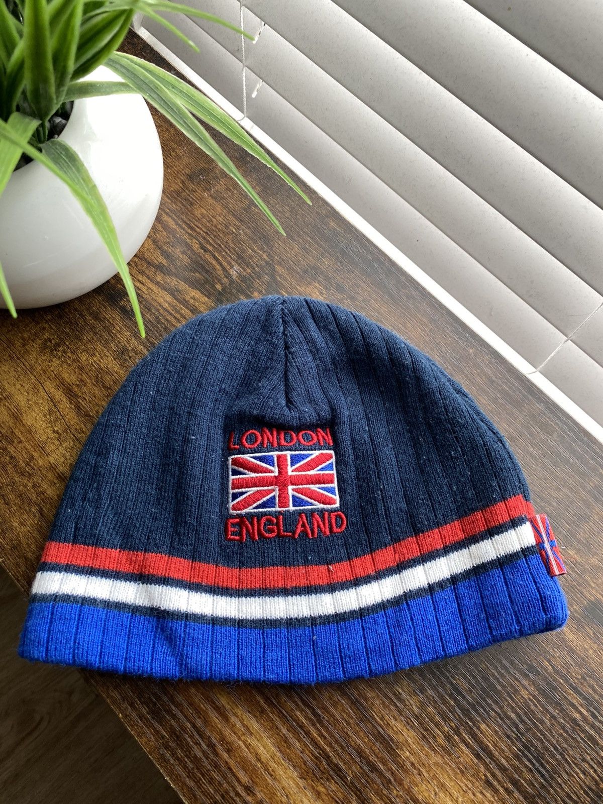 Vintage Vintage London England UK Beanie Size ONE SIZE - 1 Thumbnail