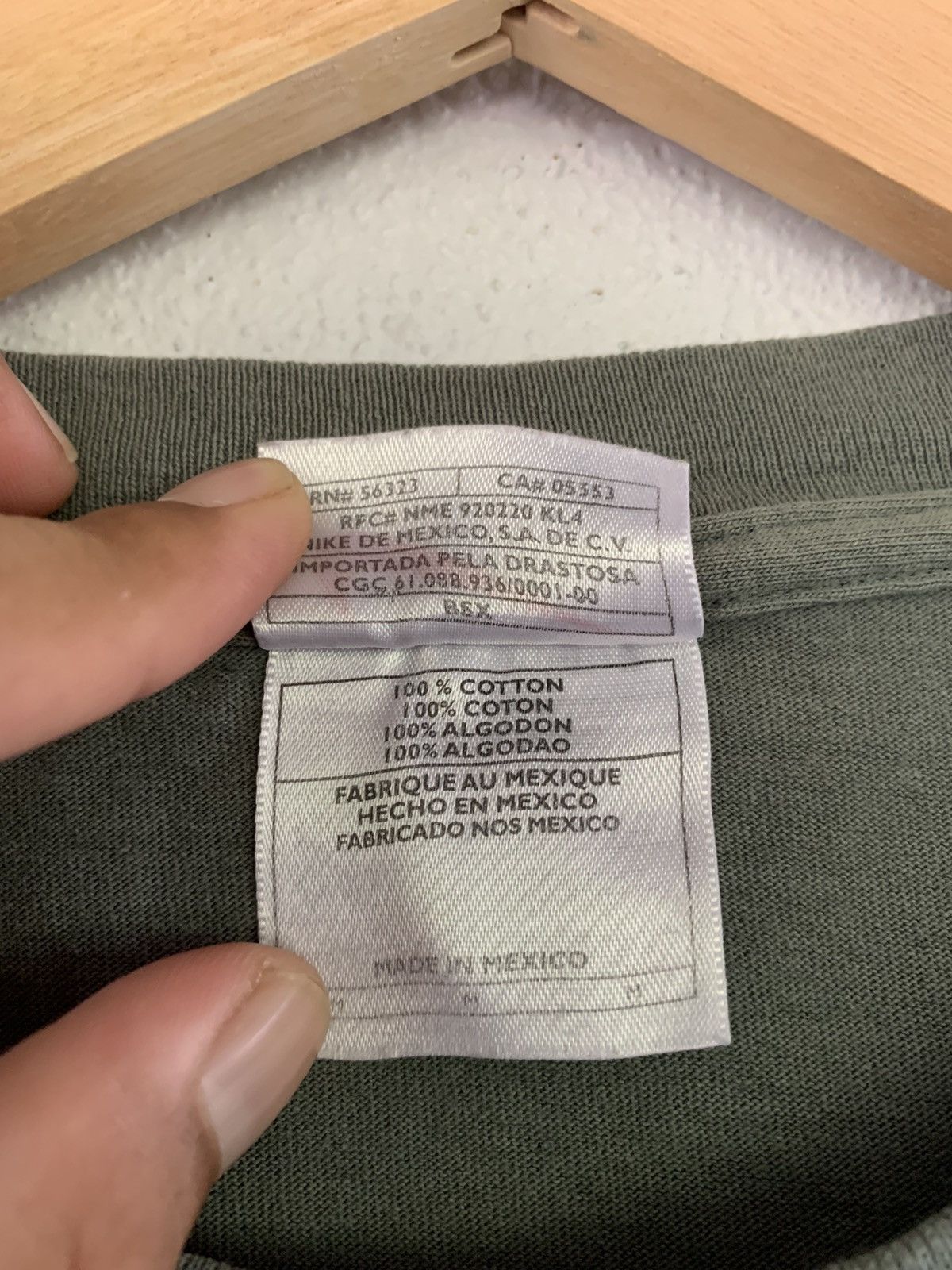 Nike × Vintage Vintage Nike Centre Swoosh Tee Size US M / EU 48-50 / 2 - 7 Thumbnail