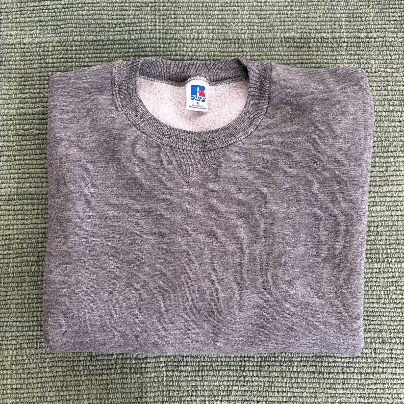 Russell Athletic × Vintage Vintage 1990s Gray Russell Athletic Blank Sweatshirt Size XL Size US XL / EU 56 / 4 - 2 Thumbnail