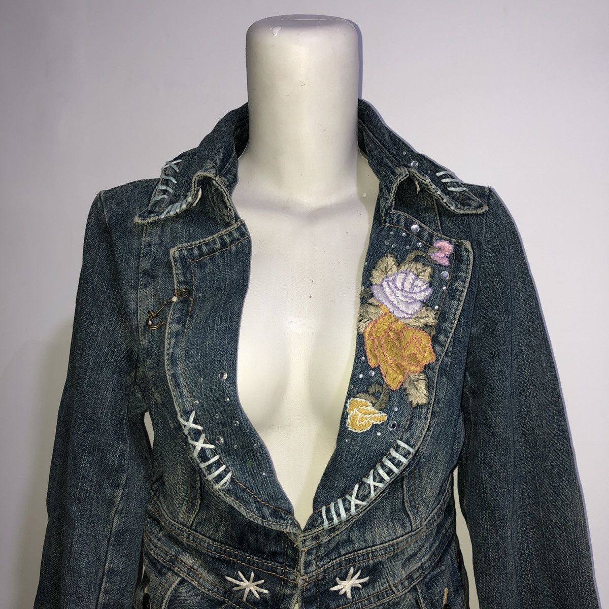If Six Was Nine × Japanese Brand JAPANES BRAND M2 DENIM JACKET EMBROIDED ROSE Size S / US 4 / IT 40 - 2 Thumbnail