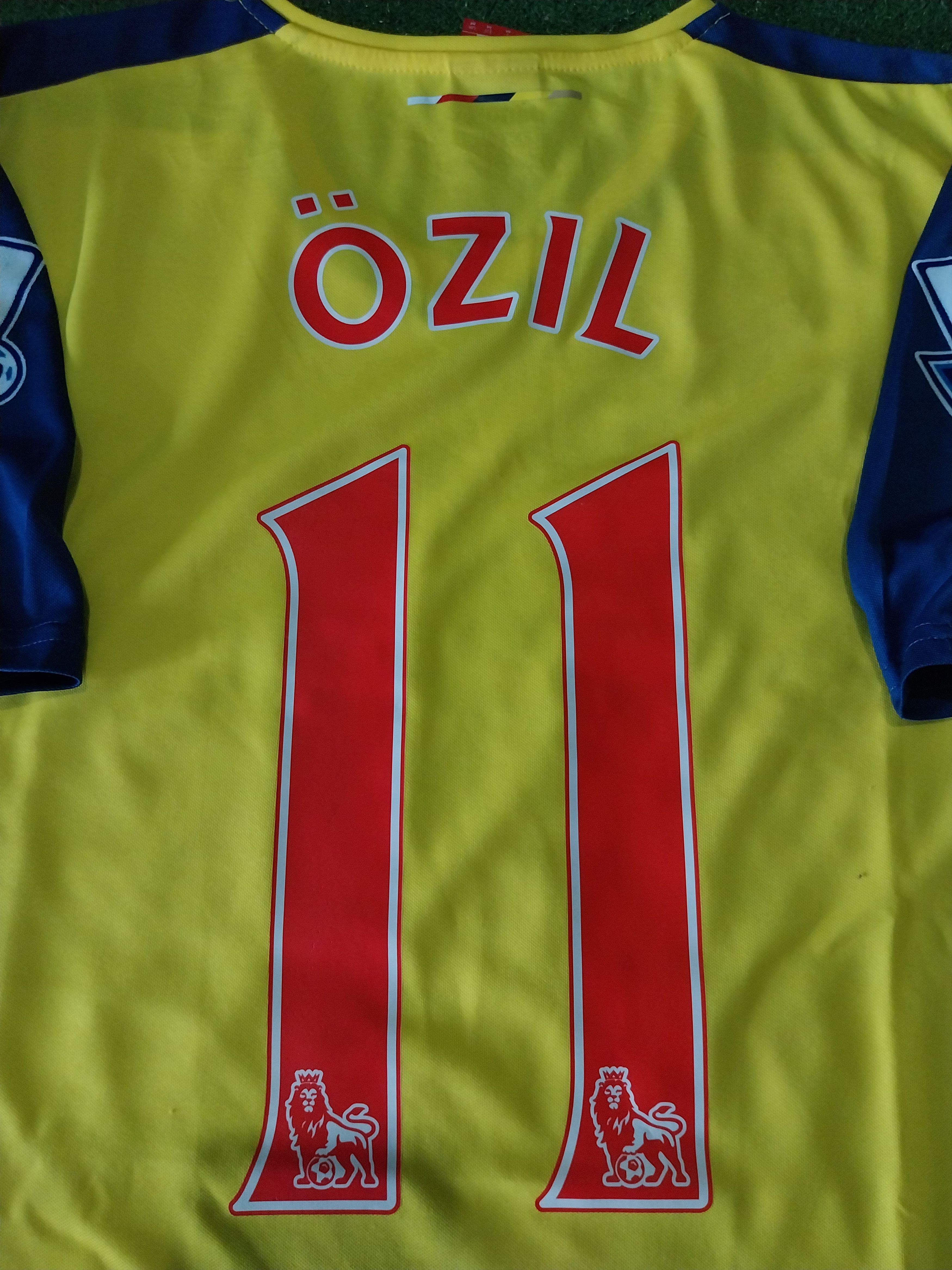 Puma Arsenal away 2014/2015 özil jersey football Size US M / EU 48-50 / 2 - 15 Thumbnail