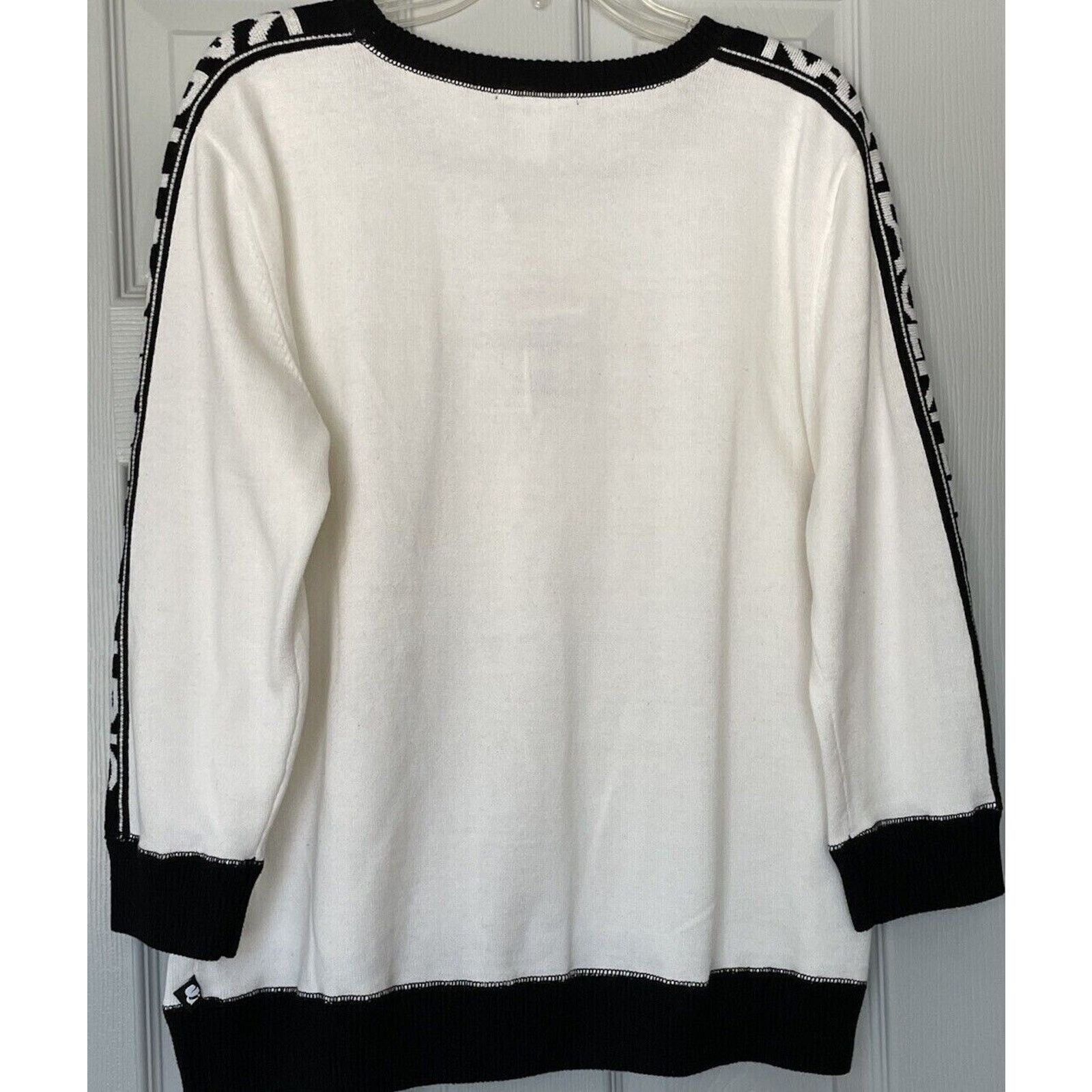 Karl Lagerfeld KARL LAGERFELD WHITE & BLACK SIGNATURE HEART PATCH SWEATER Size L / US 10 / IT 46 - 5 Thumbnail