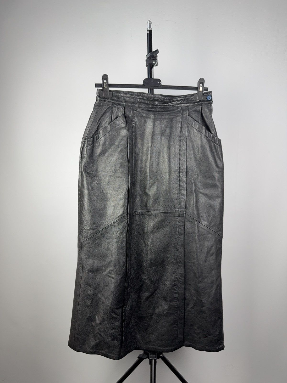 Japanese Brand Avant-Garde Black Leather Skirt High Waist Midi Length Y2K Size 26" / US 2 / IT 38 - 1 Thumbnail