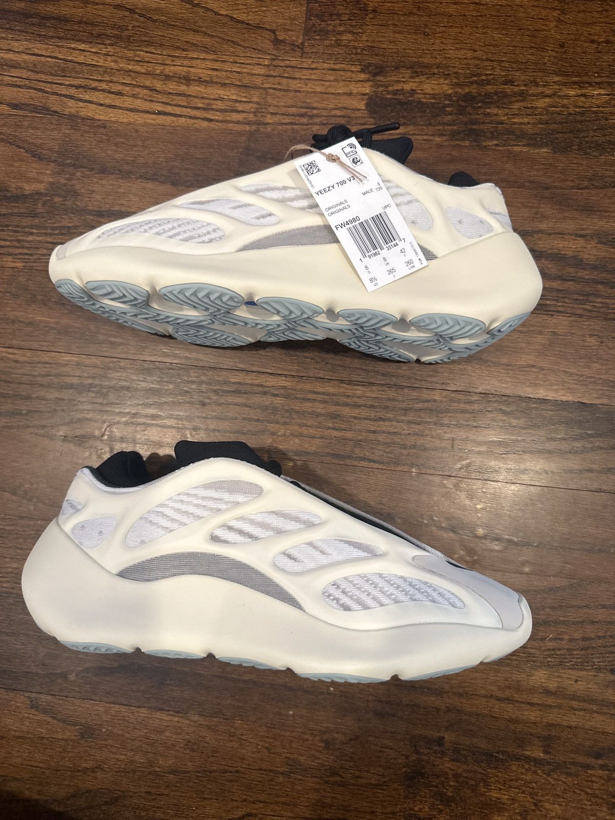 Adidas Yeezy 700 V3 Azael Size 8.5
