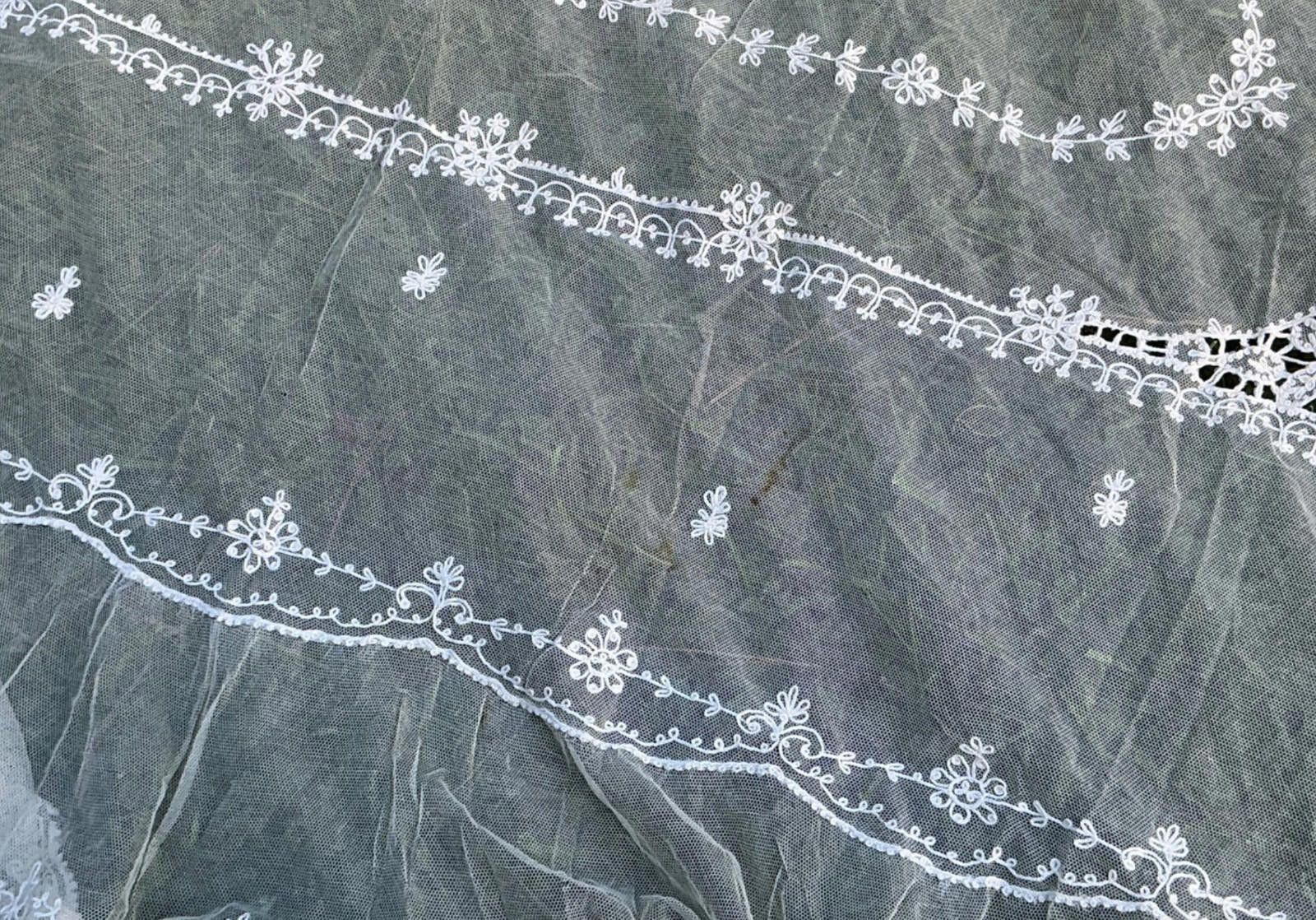 The Unbranded Brand Antique Embroidered Tambour Net Lace Bedspread Edwardian Size ONE SIZE - 5 Thumbnail