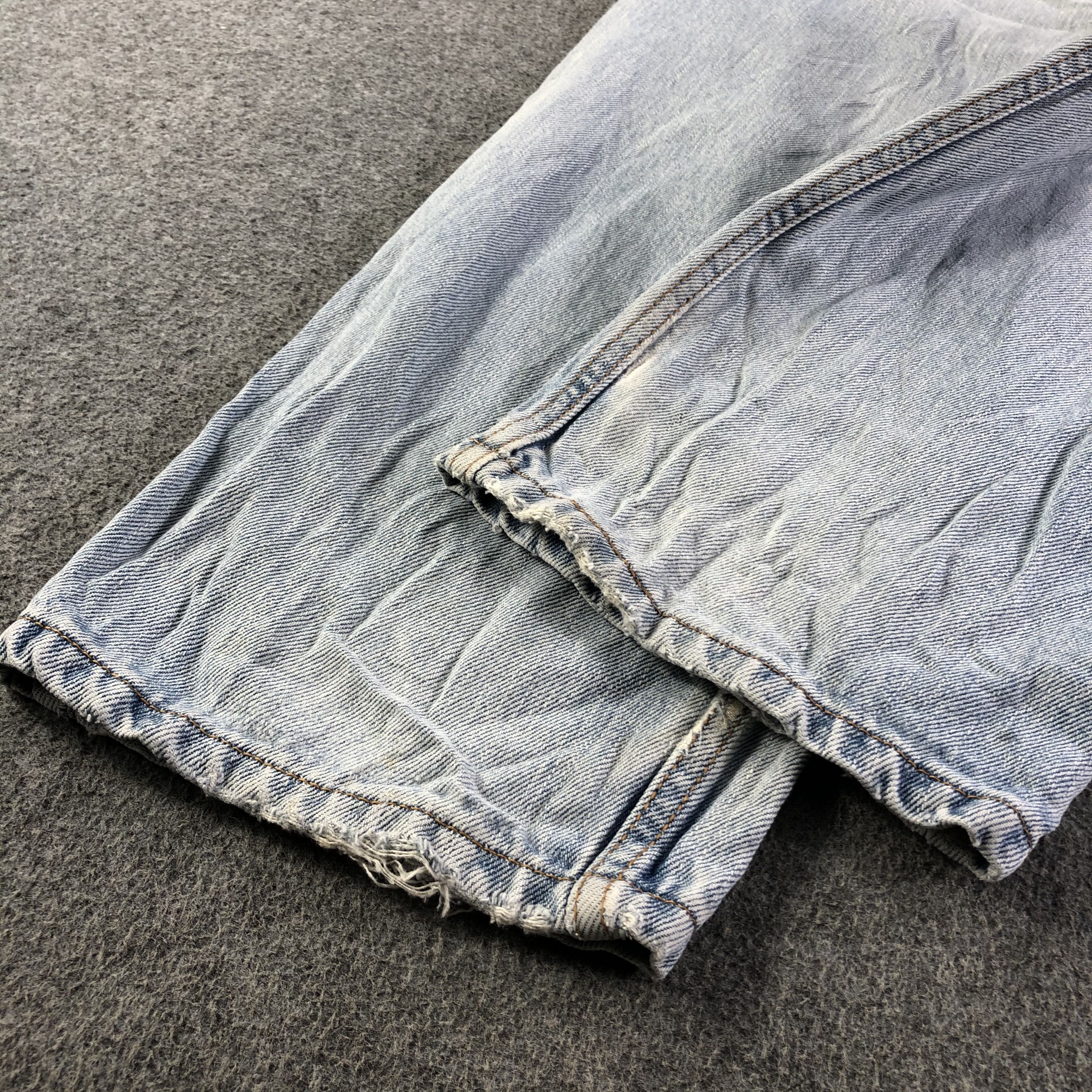Levi's Vintage Light Wash Levis 550 Jeans-J3236 Size US 33 - 6 Thumbnail