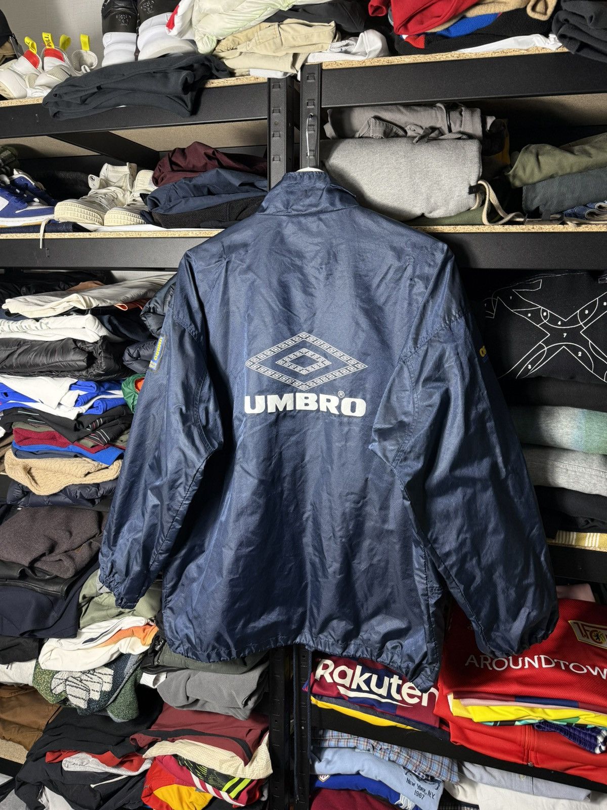 Umbro Umbro Vintage Windbreaker Jacket Navy Y2K Track Jacket Zip Size US M / EU 48-50 / 2 - 2 Thumbnail