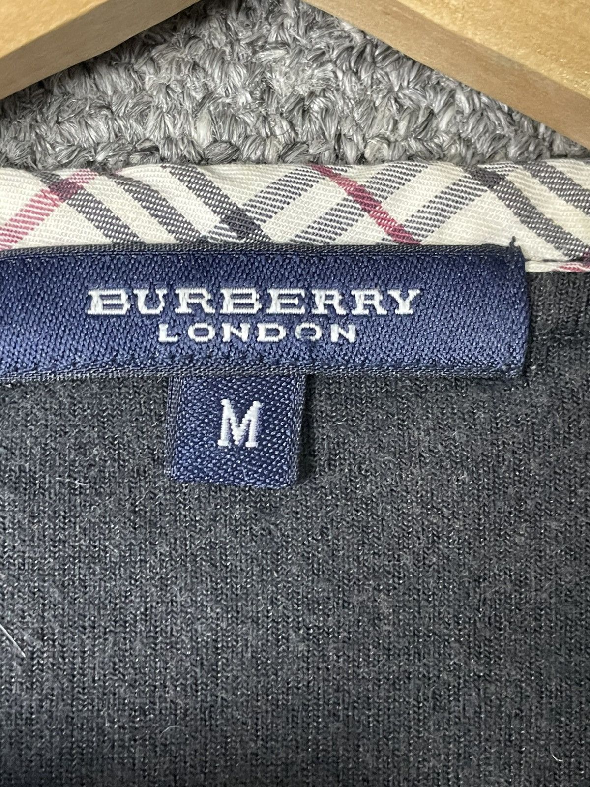 Burberry × Designer × Vintage Burberry Women Half Zipper Crop Top (42) Size M / US 6-8 / IT 42-44 - 5 Thumbnail