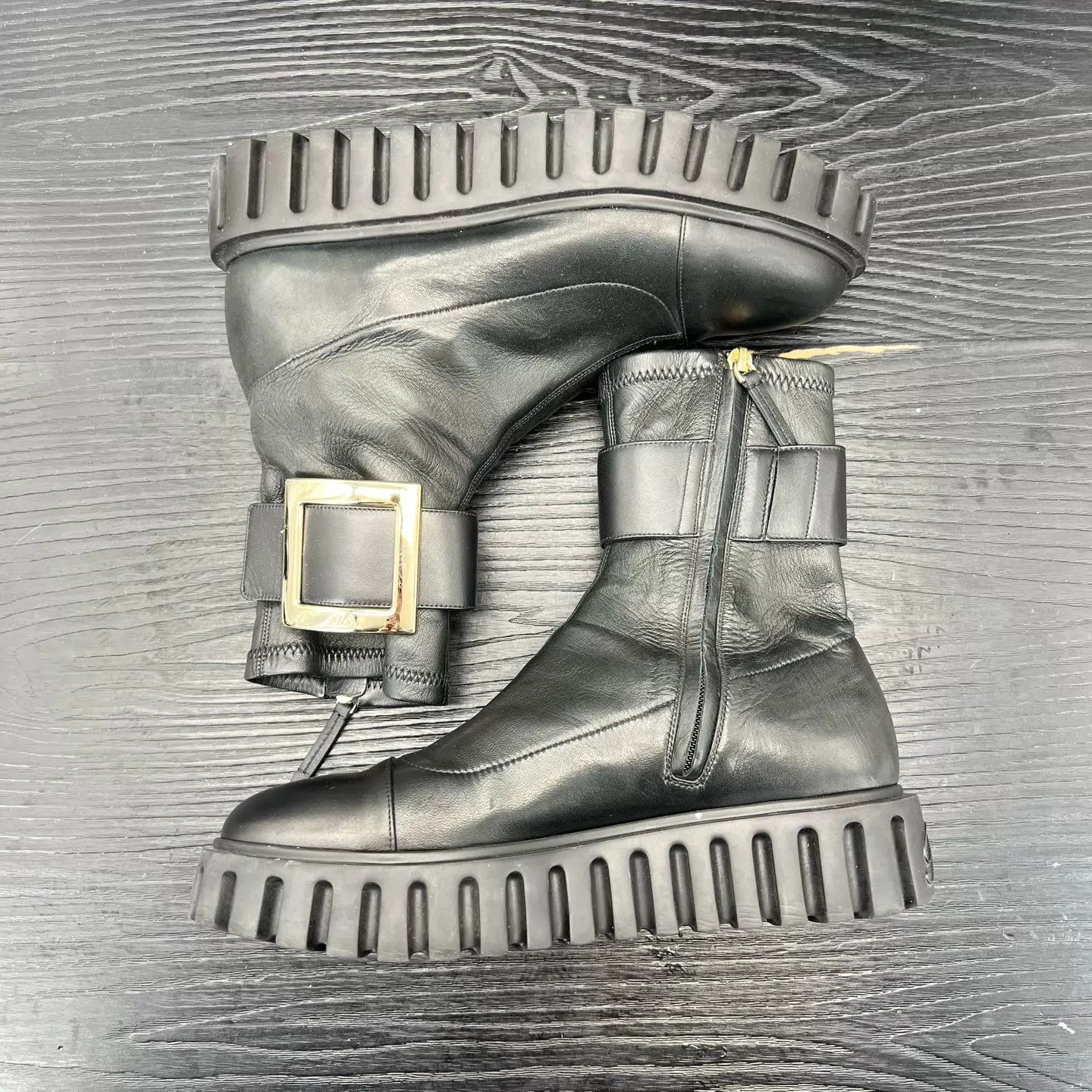 Roger Vivier RV Lambskin Metal Buckle Short Boots 40 Like New Size US 9.5 / IT 39.5 - 3 Thumbnail