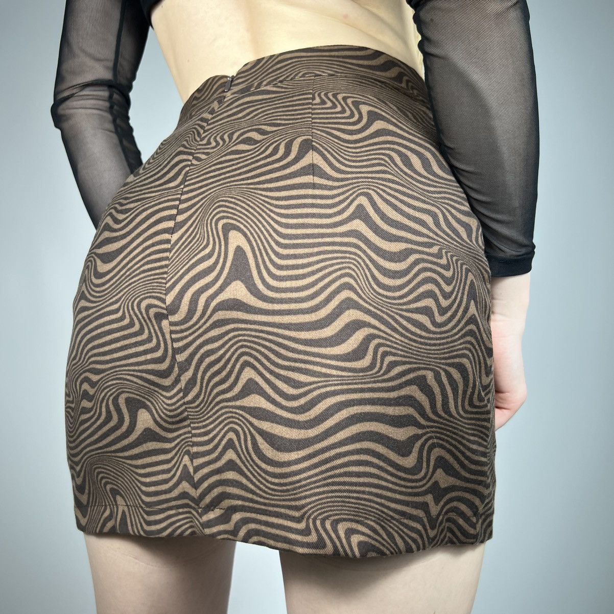 Japanese Brand Vintage Y2K Japanese Style Abstract Logo Retro Mini Skirt Size 26" / US 2 / IT 38 - 2 Thumbnail