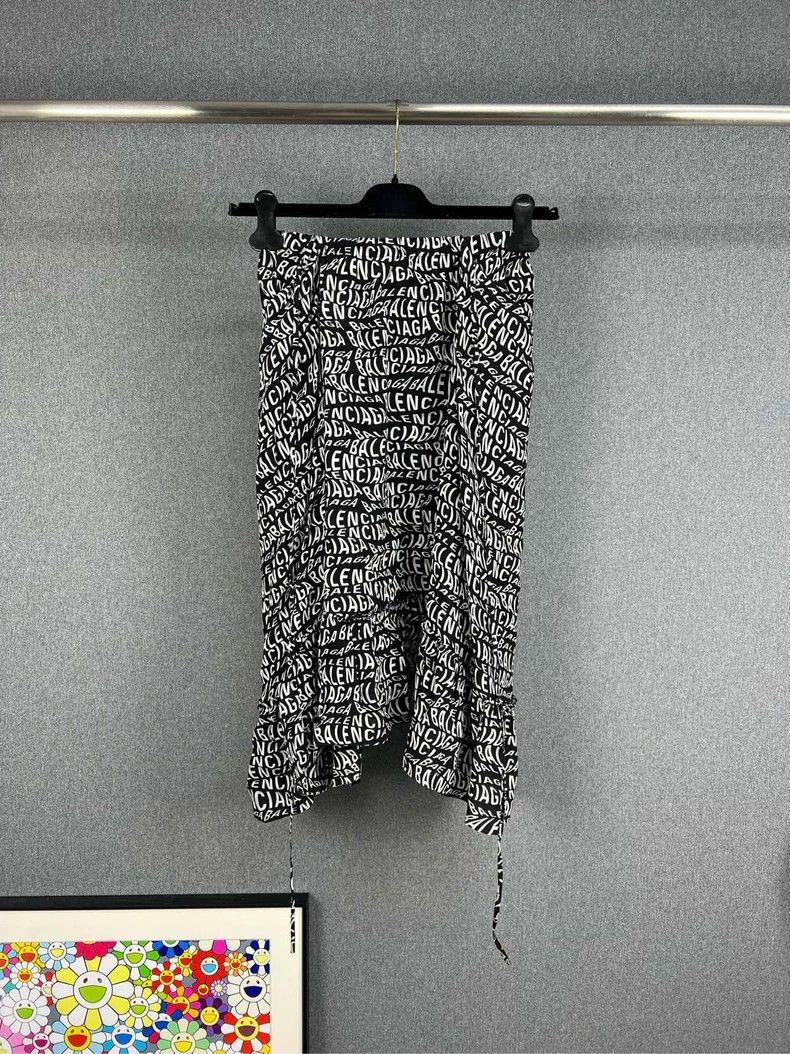 Balenciaga Balenciaga Bullet screen full of LOGO dress 2503-Nextarrow Size 33" - 2 Thumbnail