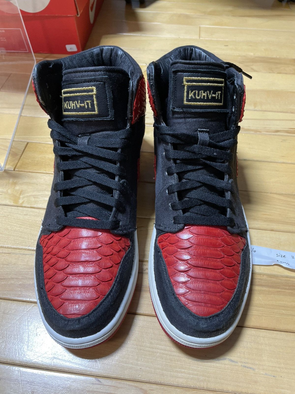 Jordan Brand × Nike Jordan retro 1 bred Python custom Size US 11 / EU 44 - 3 Thumbnail