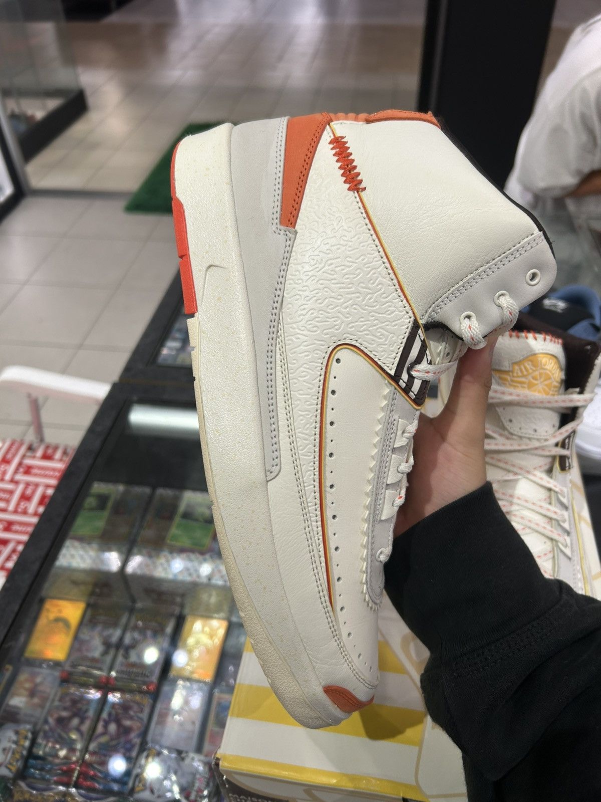 Jordan Brand Jordan 2 Maison Chateau Rogue Size US 13 / EU 46 - 6 Thumbnail