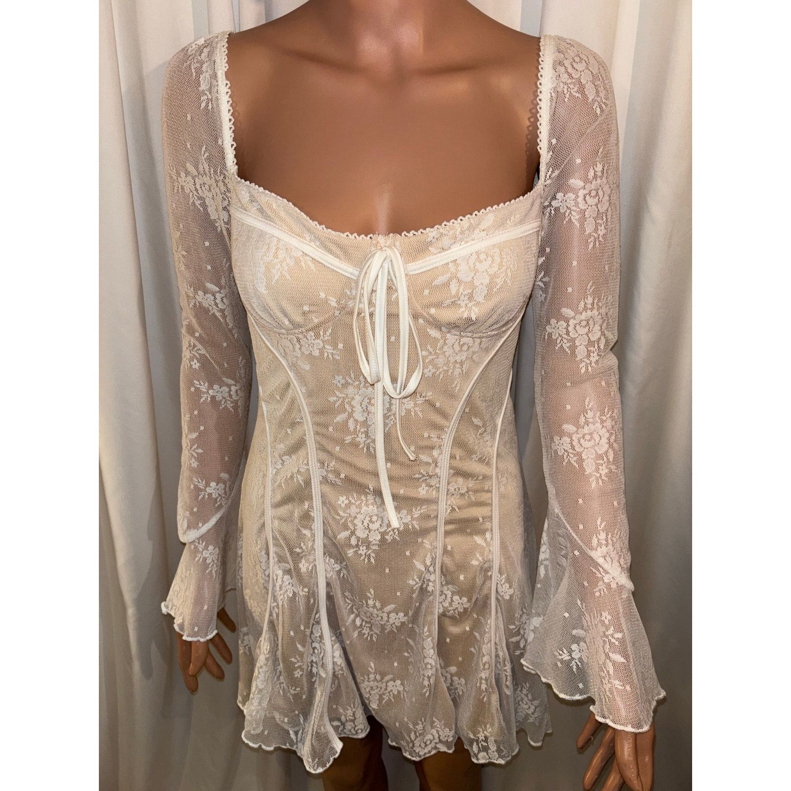 Shein SHEIN Size Medium Long Sleeved Sheer Lace Mini Dress Size M / US 6-8 / IT 42-44 - 2 Thumbnail