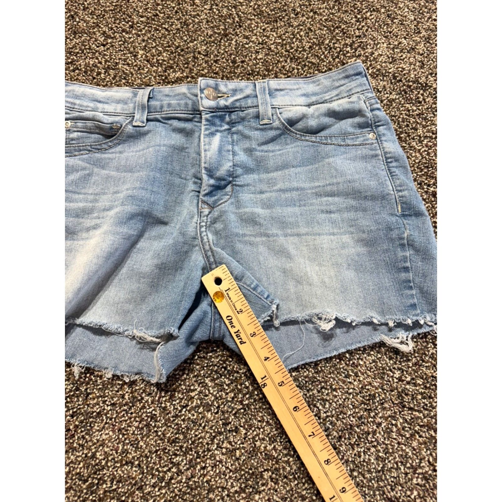 NYDJ NYDJ Shorts Women's Blue Denim Cut-Off 3" Inseam Size 8 Size 30" / US 8 / IT 44 - 4 Thumbnail