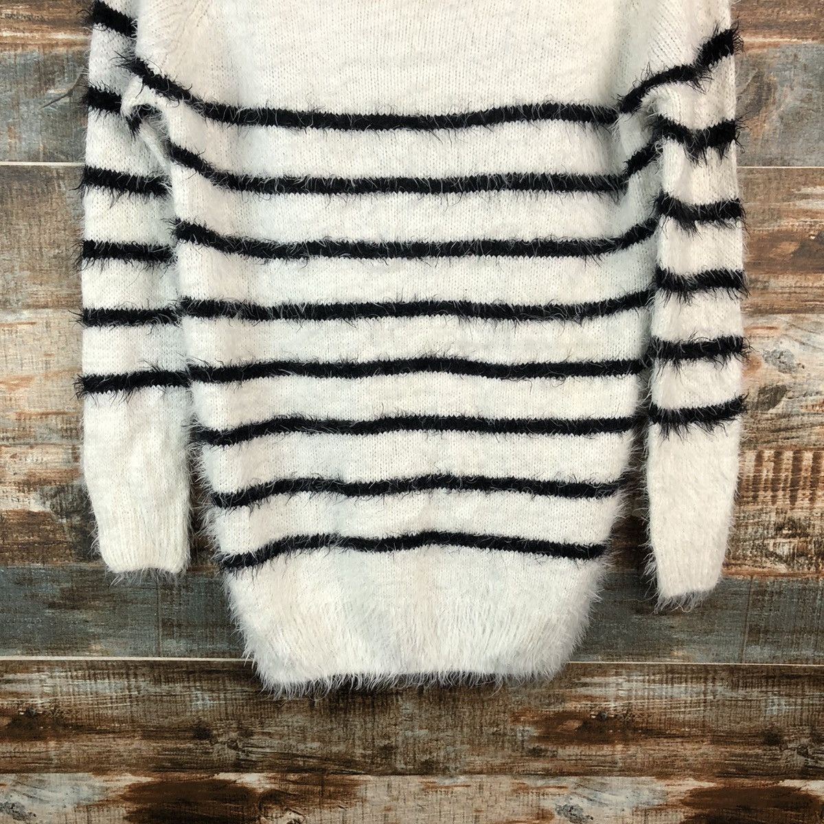 Homespun Knitwear × Japanese Brand × OVER THE STRiPES DLL Latina Stripe White fur shaggy mohair Knitwear #C057 Size M / US 6-8 / IT 42-44 - 6 Thumbnail