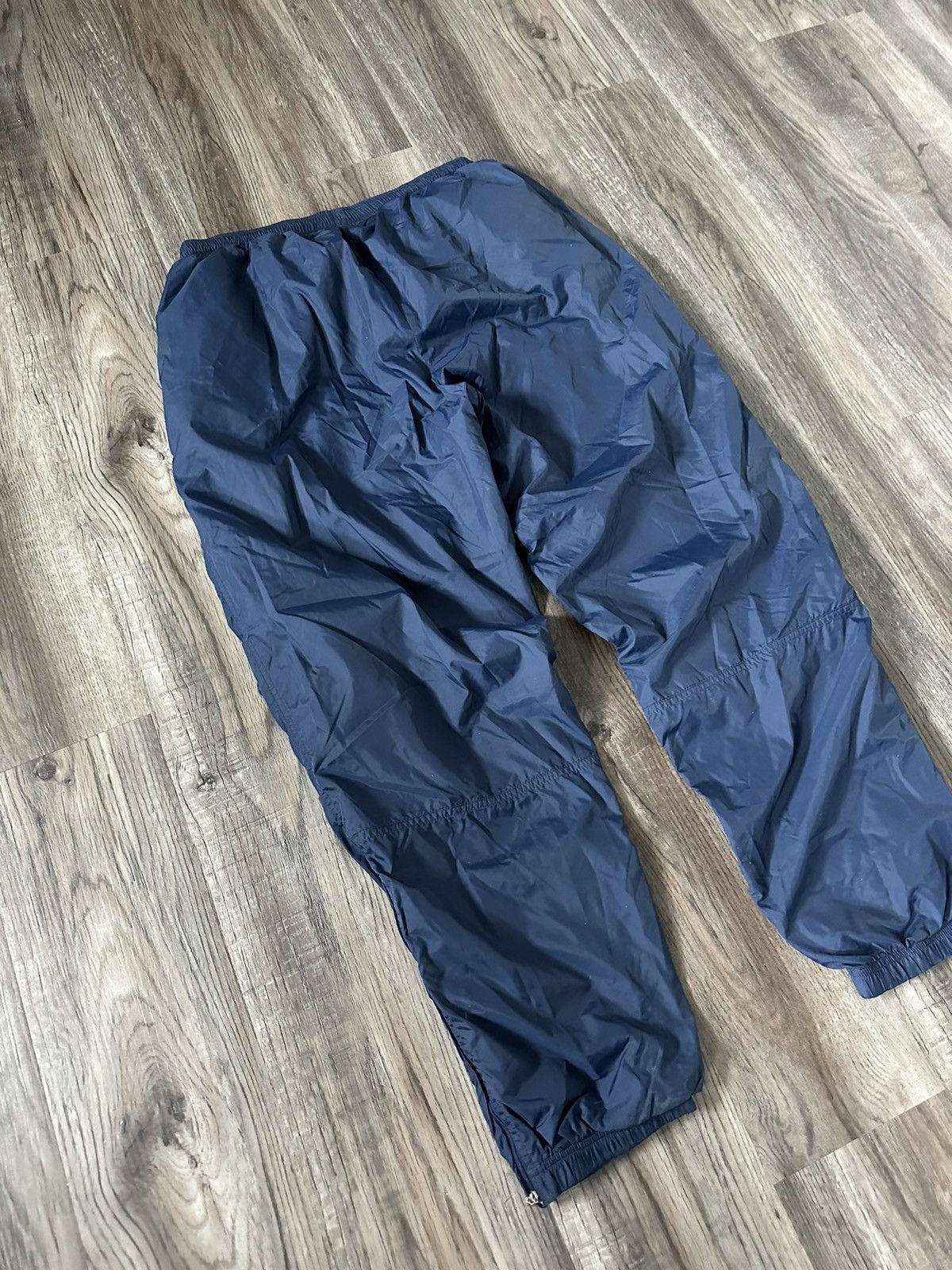 Vintage Vintage 90's Nike Baggy Nylon Trackpants Joggers Size US 36 / EU 52 - 9 Thumbnail