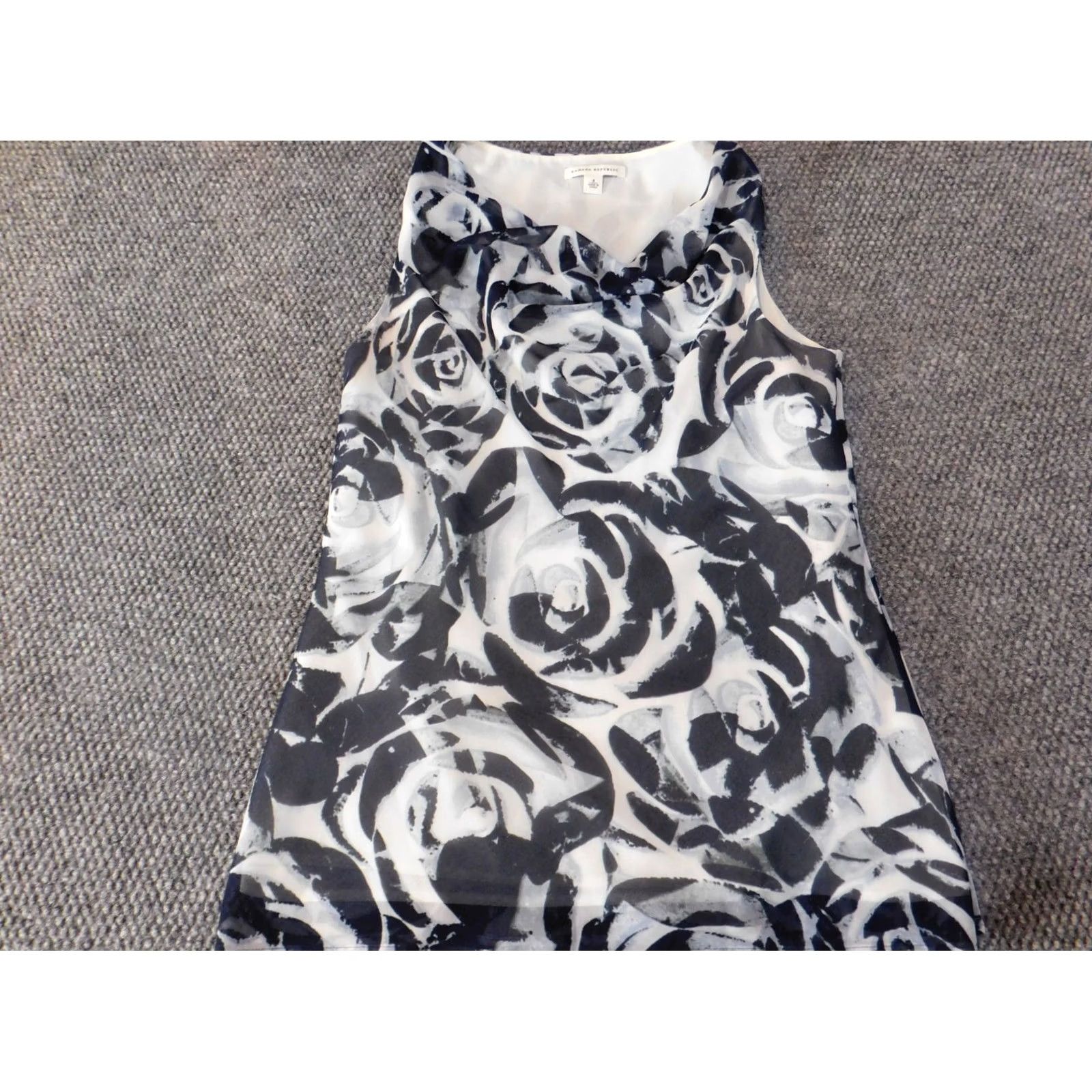 Banana Republic Banana Republic Blouse Womens 8 Blue Floral Sleeveless Tank Top Casual Polyester Bell Sleeve Round Neck Pullover Regular Fit Size M / US 6-8 / IT 42-44 - 3 Thumbnail