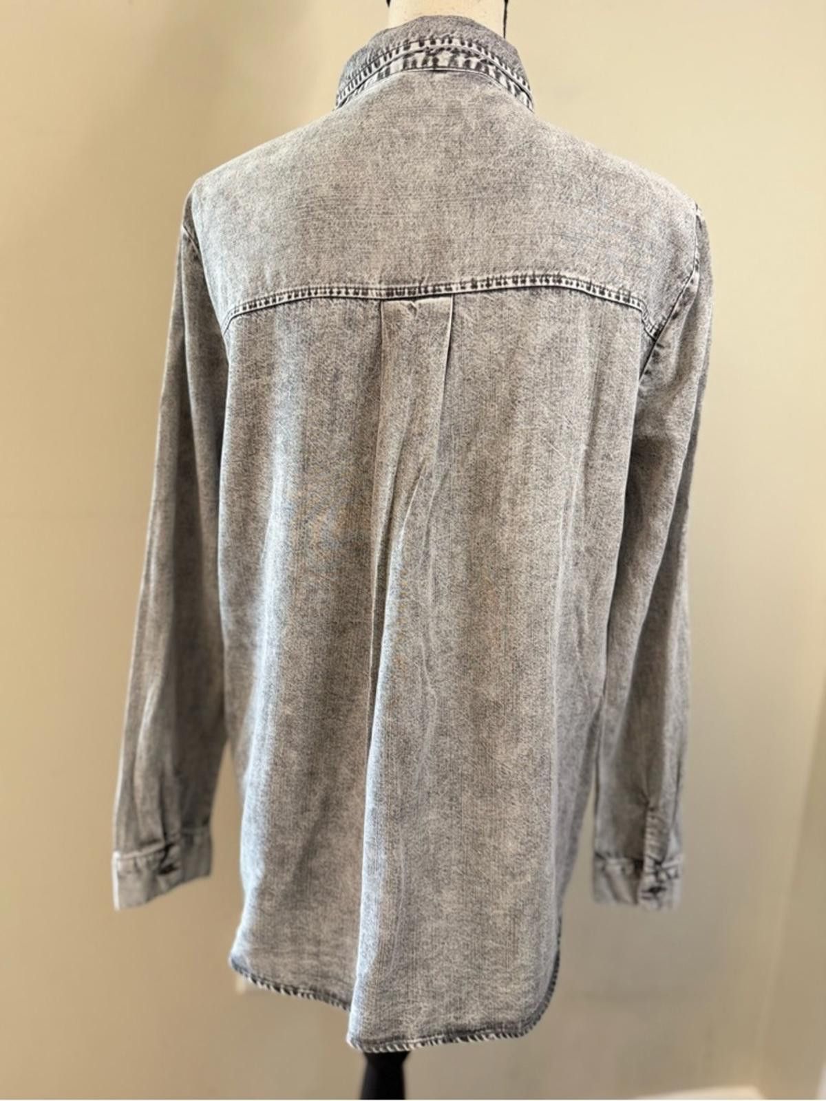 Other Jane + Delancey gray western button up long sleeve top SZ M Size M / US 6-8 / IT 42-44 - 4 Thumbnail
