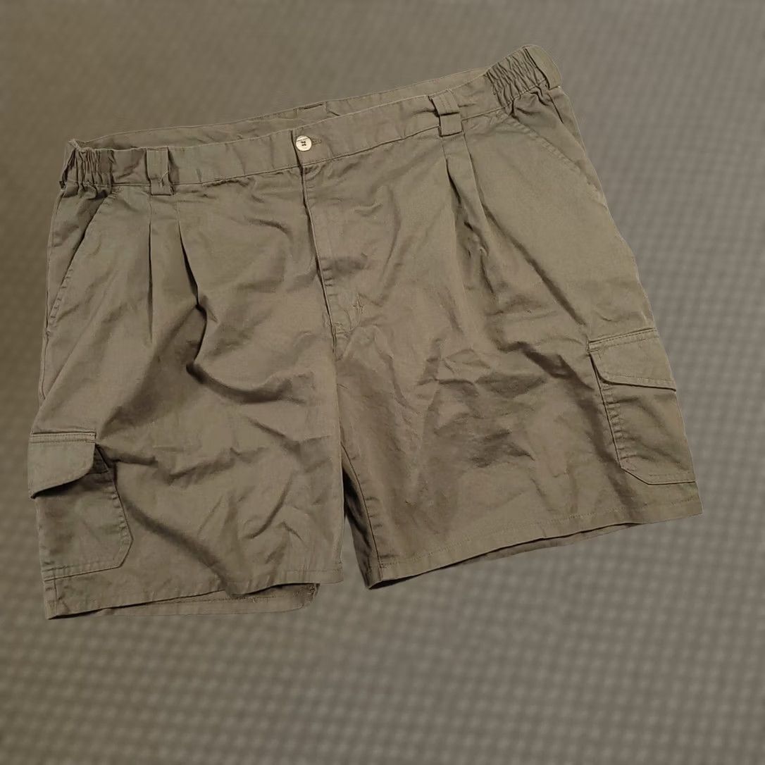 Vintage VINTAGE Cargo 42 Green Shorts Mens Cargo Pocket 90s Hiking Outdoors Camp Run Arounds Casual Travel Summer Spring Fall 7 In Inseam Size US 40 / EU 56 - 1 Thumbnail