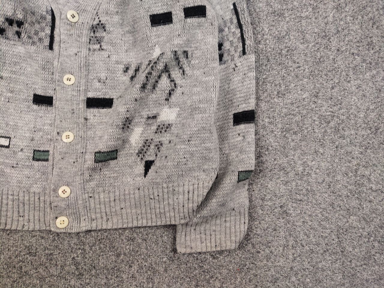 Japanese Brand Vintage 90's Japanese Style Knit Art Gray Pattern Cardigan Size US L / EU 52-54 / 3 - 10 Thumbnail