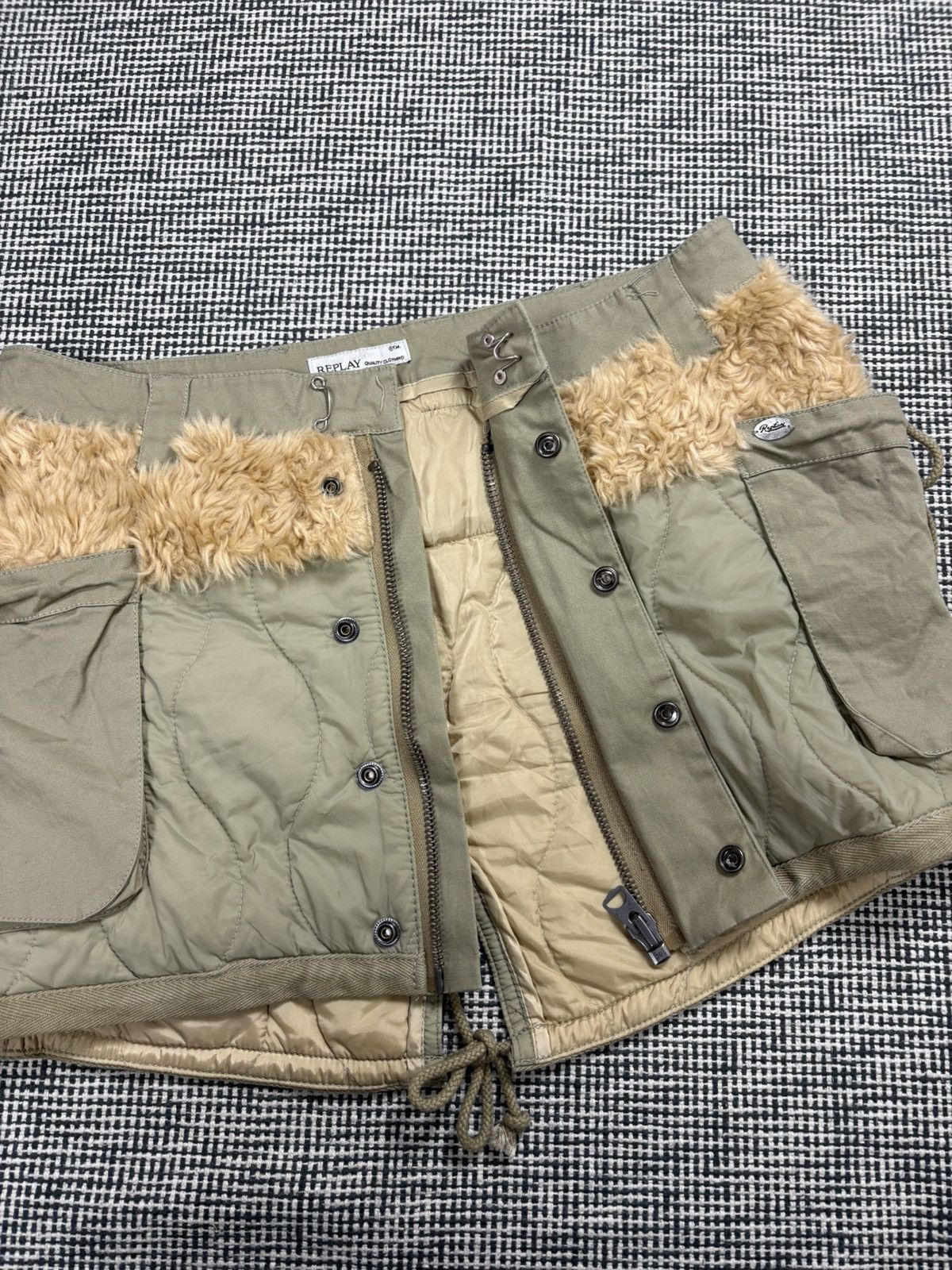 Japanese Brand Mini skirt zipped archive harajuku faux fur fuzzy quilted Size 30" / US 8 / IT 44 - 3 Thumbnail