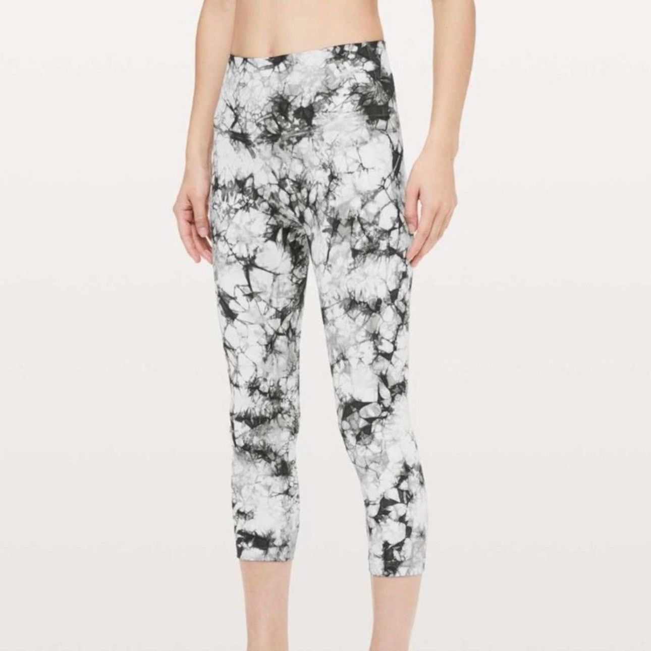 Lululemon Lululemon Wunder Under Crop Hi-Rise 21" Dual Shibori Antique Size 28" / US 6 / IT 42 - 1 Thumbnail