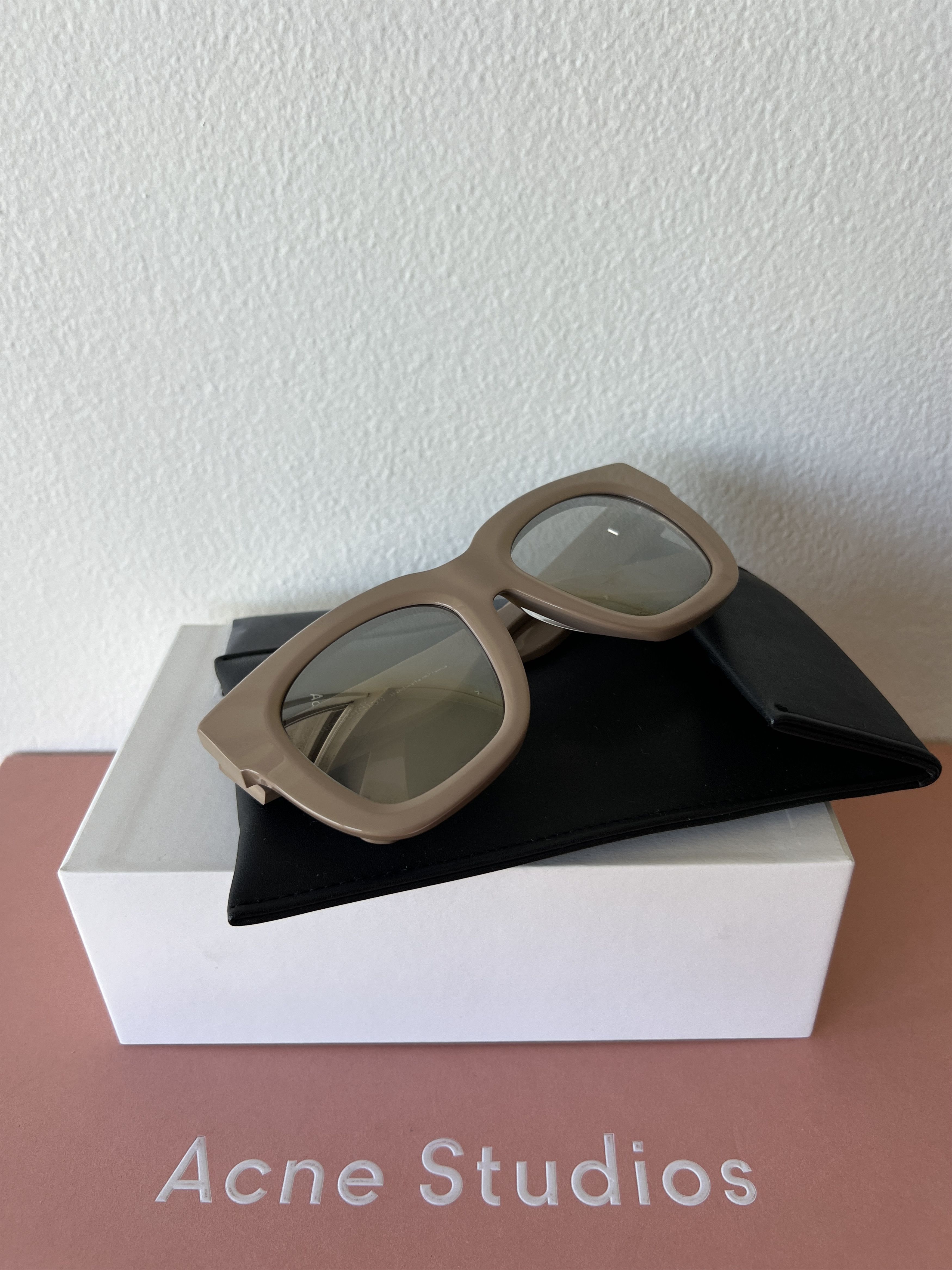 Acne Studios Unidex sunglasses library oversized square beige Size ONE SIZE - 2 Thumbnail