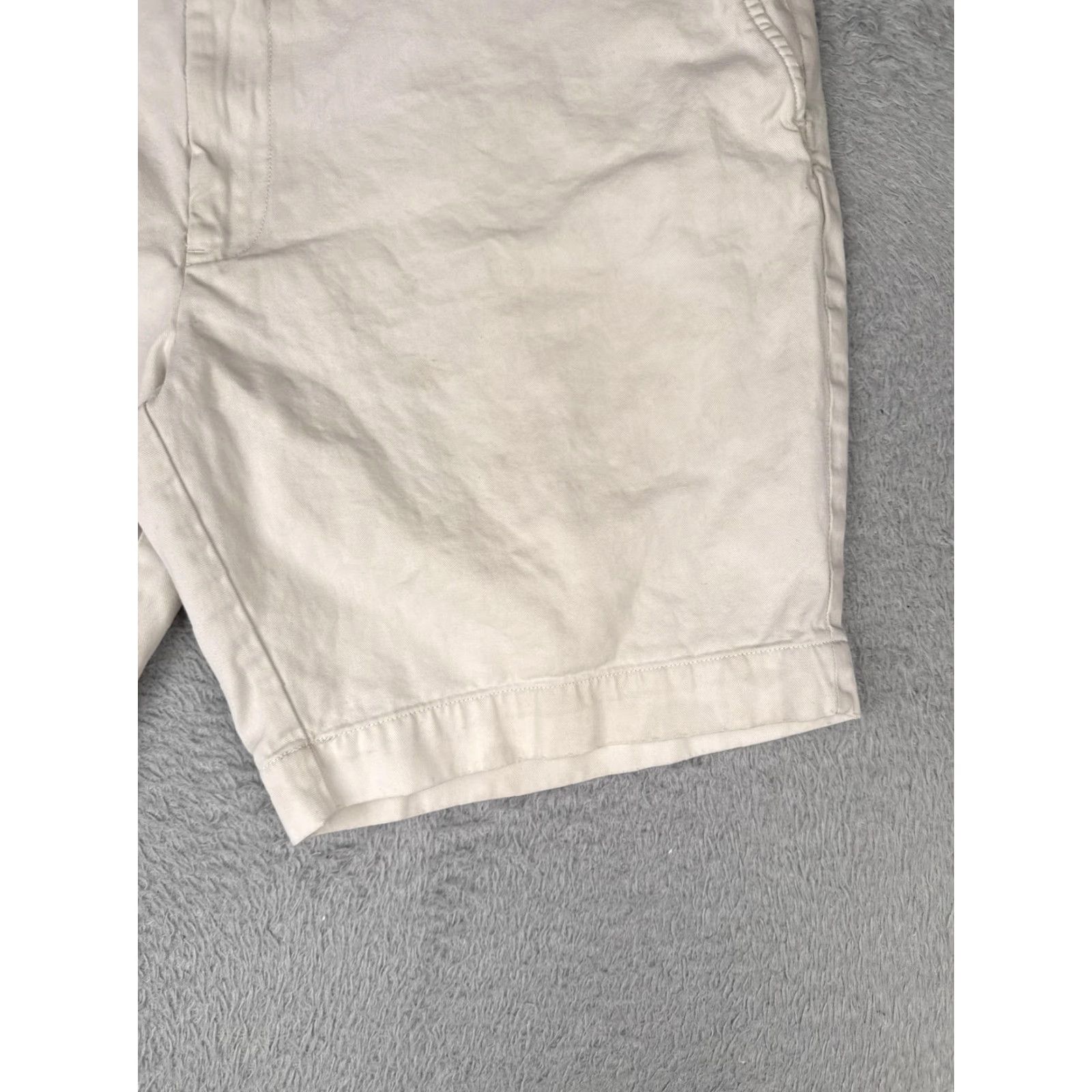 Polo Ralph Lauren **Ralph Lauren Men's Beige Classic Fit 9" Chino Shorts** User: Ralph Lauren Men's Beige Classic Fit 9" Chino Shorts Size US L / EU 52-54 / 3 - 2 Thumbnail