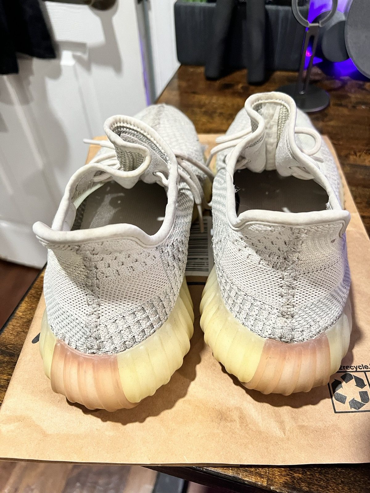 Adidas × Yeezy Yeezy 350 V2 Citrin Size US 12 / EU 45 - 8 Thumbnail
