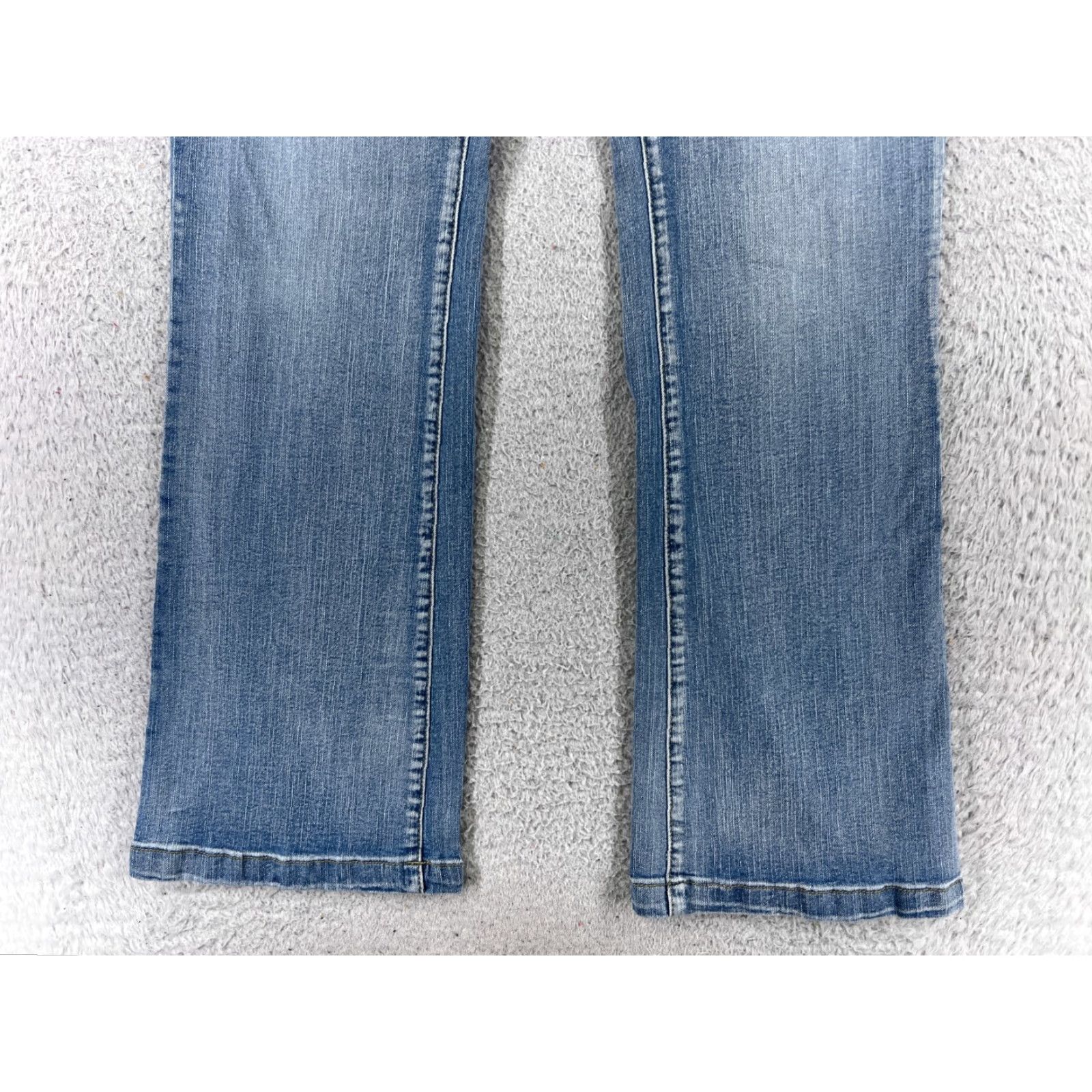 Shein SheIn Jeans Adult 28 Blue Denim Flared High Rise Cotton Embroidered 28x28 Zipper Button 5-Pocket Medium Womens Size 28" / US 6 / IT 42 - 2 Thumbnail