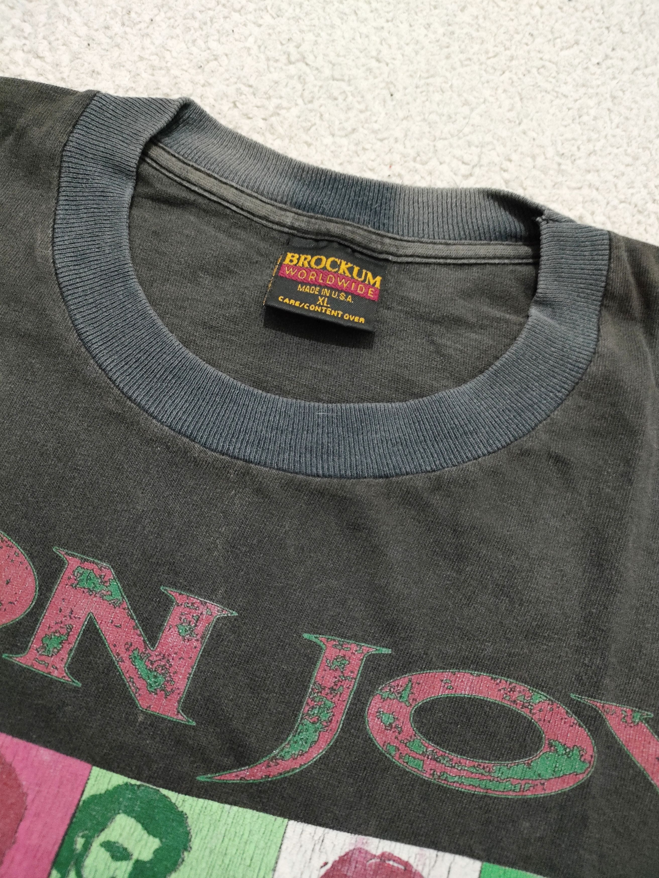 Band Tees × Vintage 90s Vintage BON JOVI CHRISTMAS '94 Tour T-Shirt Rock Band Size US XL / EU 56 / 4 - 8 Thumbnail