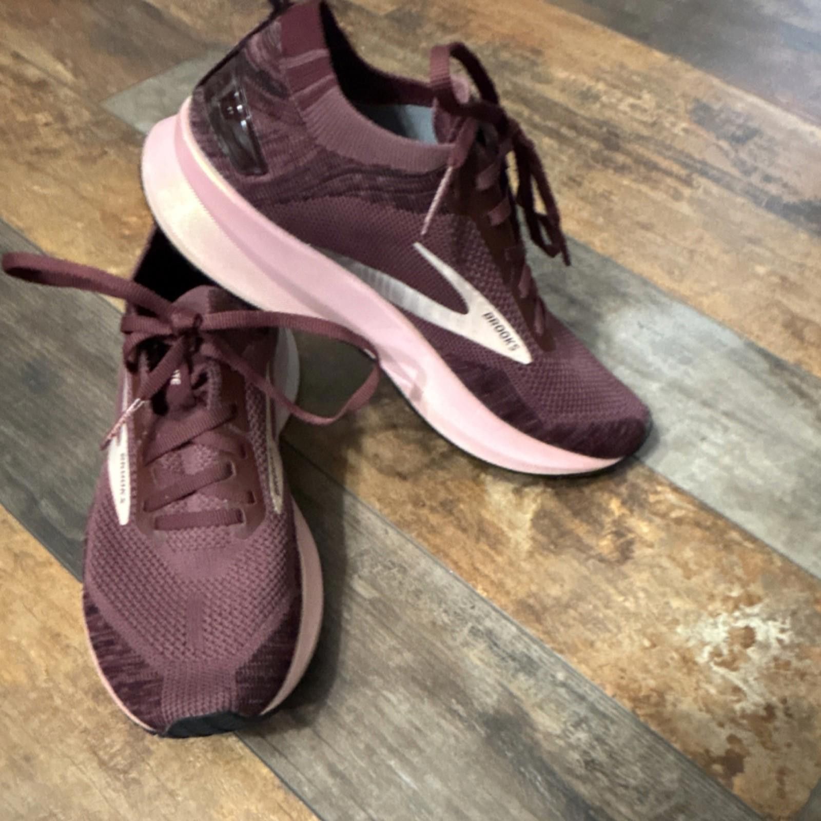Brooks Brooks Levitate Nocturne Purple Pink Running 120335-1B-671 Size US 8 / IT 38 - 1 Thumbnail