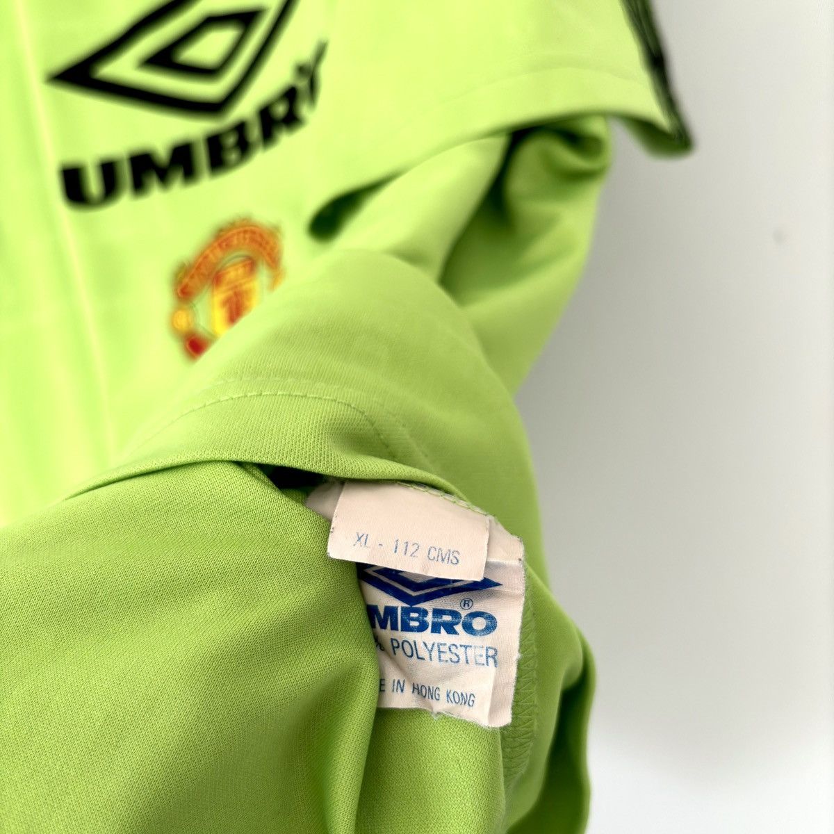 Umbro × Vintage 1994 1996 Manchester United Umbro Vintage Top Soccer Jersey Size US XL / EU 56 / 4 - 6 Thumbnail