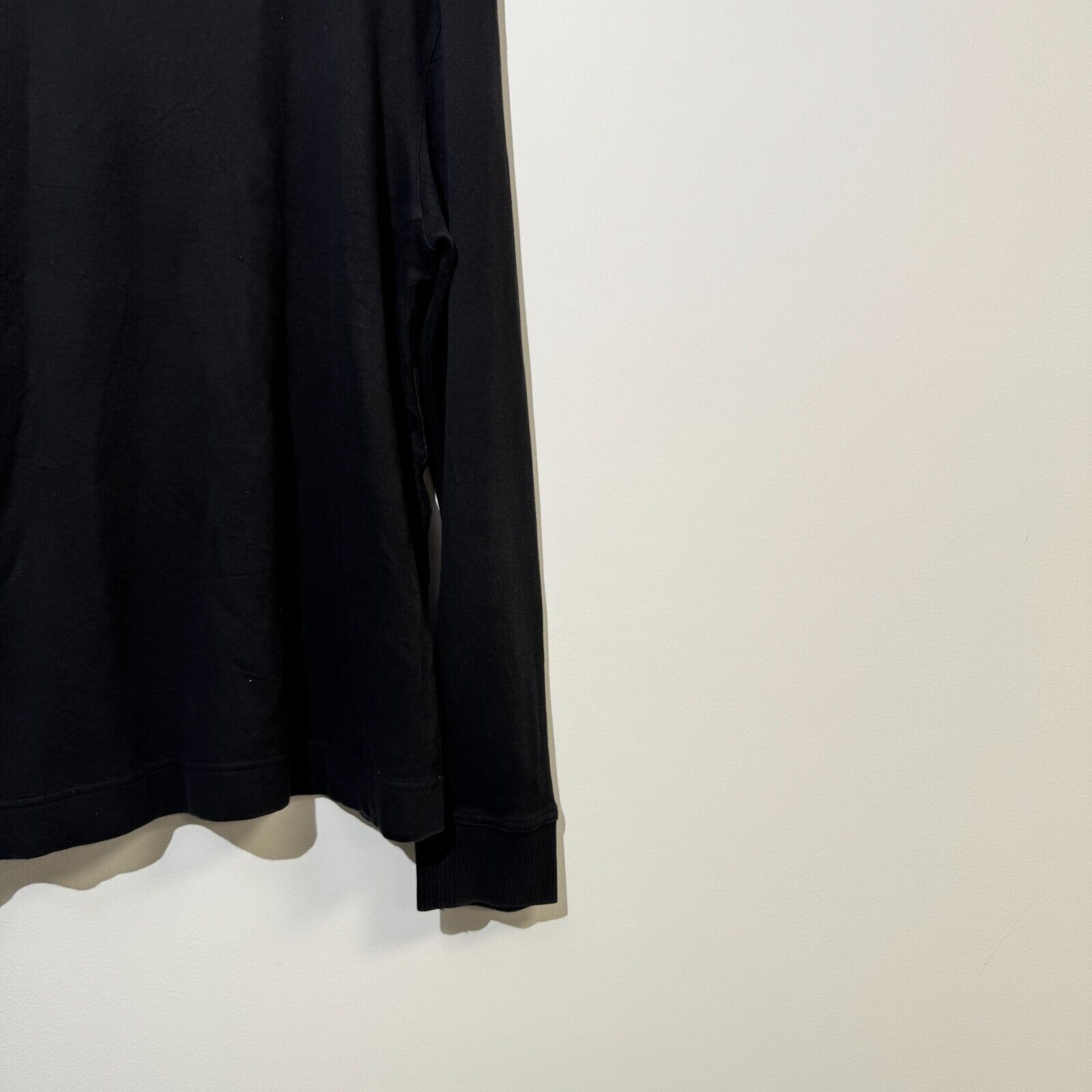 Hugo Boss × Vintage Vintage Hugo Boss Unisex Black Halfzip Sweatshirt Size L Size US L / EU 52-54 / 3 - 11 Thumbnail