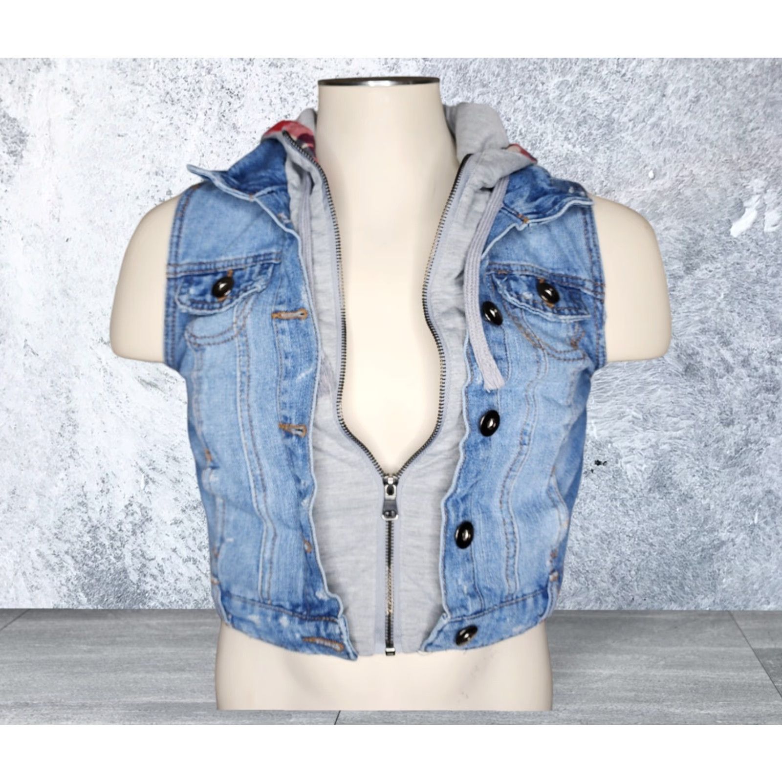 Denime VINTAGE Marezzi Vest Teens M Blue Denim Upcycled Halloween Button-Up Collared Sleeveless Unique Size M / US 6-8 / IT 42-44 - 2 Thumbnail