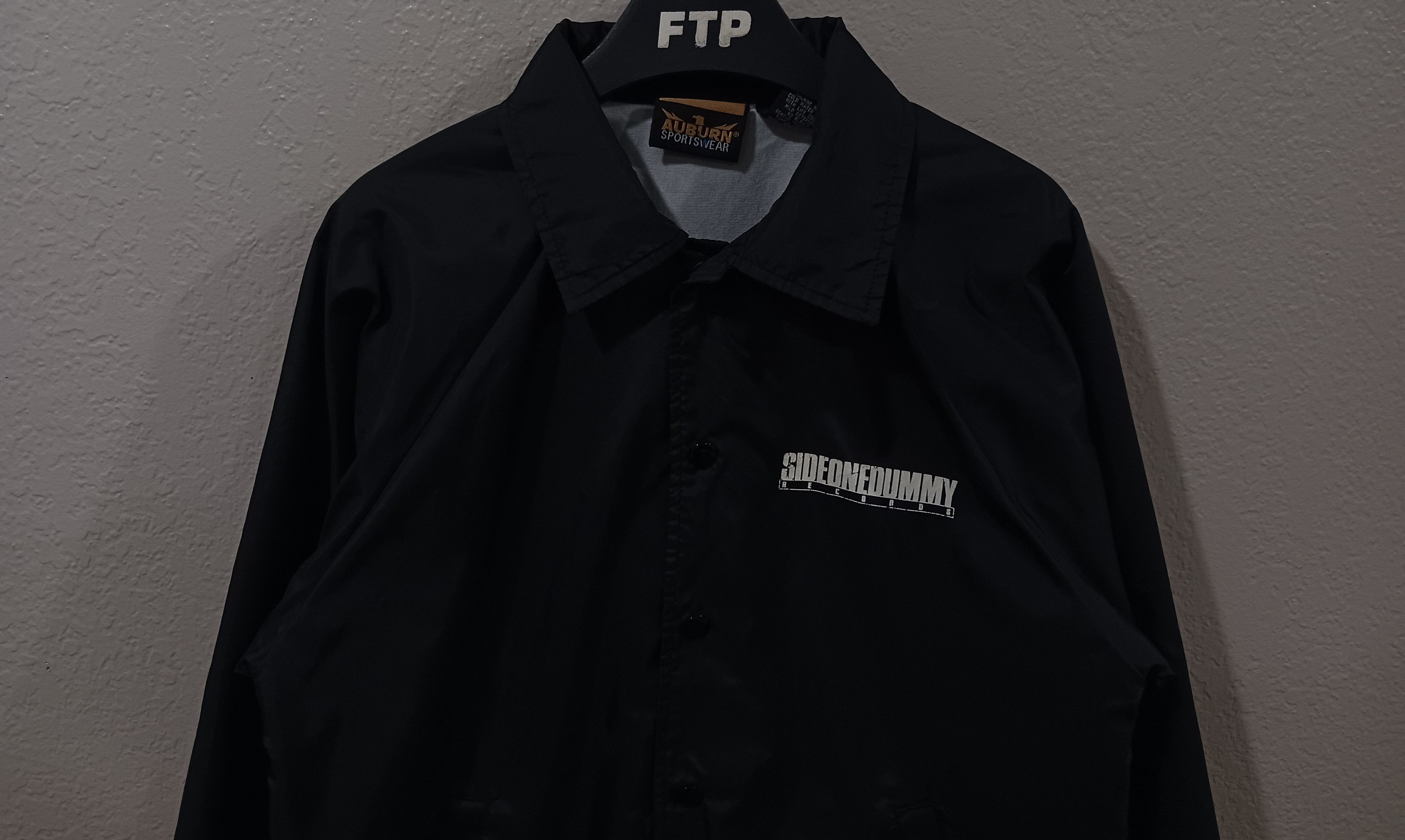Auburn Sportswear × Band Tees × Vintage SideOneDummy Records "Guitar Player" Vintage 90s Windbreaker Size US S / EU 44-46 / 1 - 6 Thumbnail