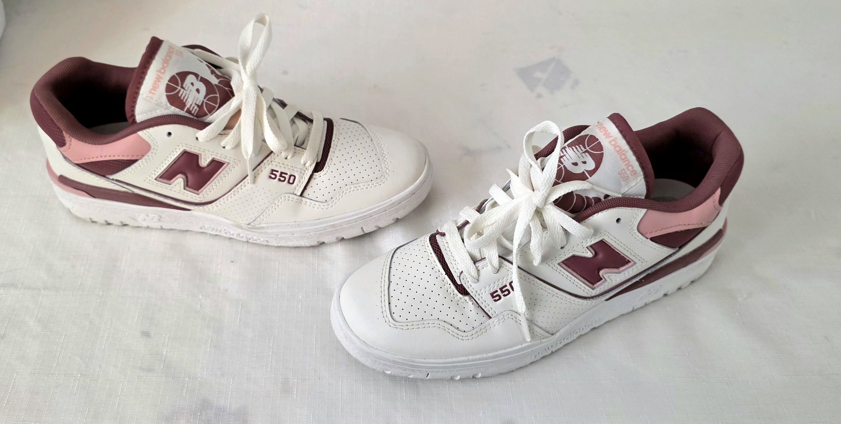 New Balance New Balance Women 550 sneakers 'Washed Burgundy10 Men 8.5 Size US 8 / EU 41 - 3 Thumbnail