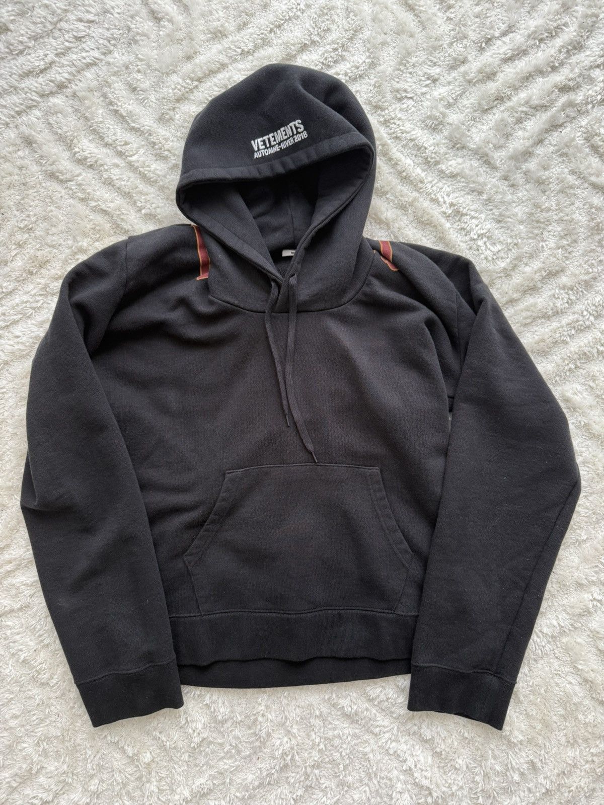 Vetements Vetements aw18 “misplaced” hoodie by demna gvasalia Size US S / EU 44-46 / 1 - 4 Thumbnail