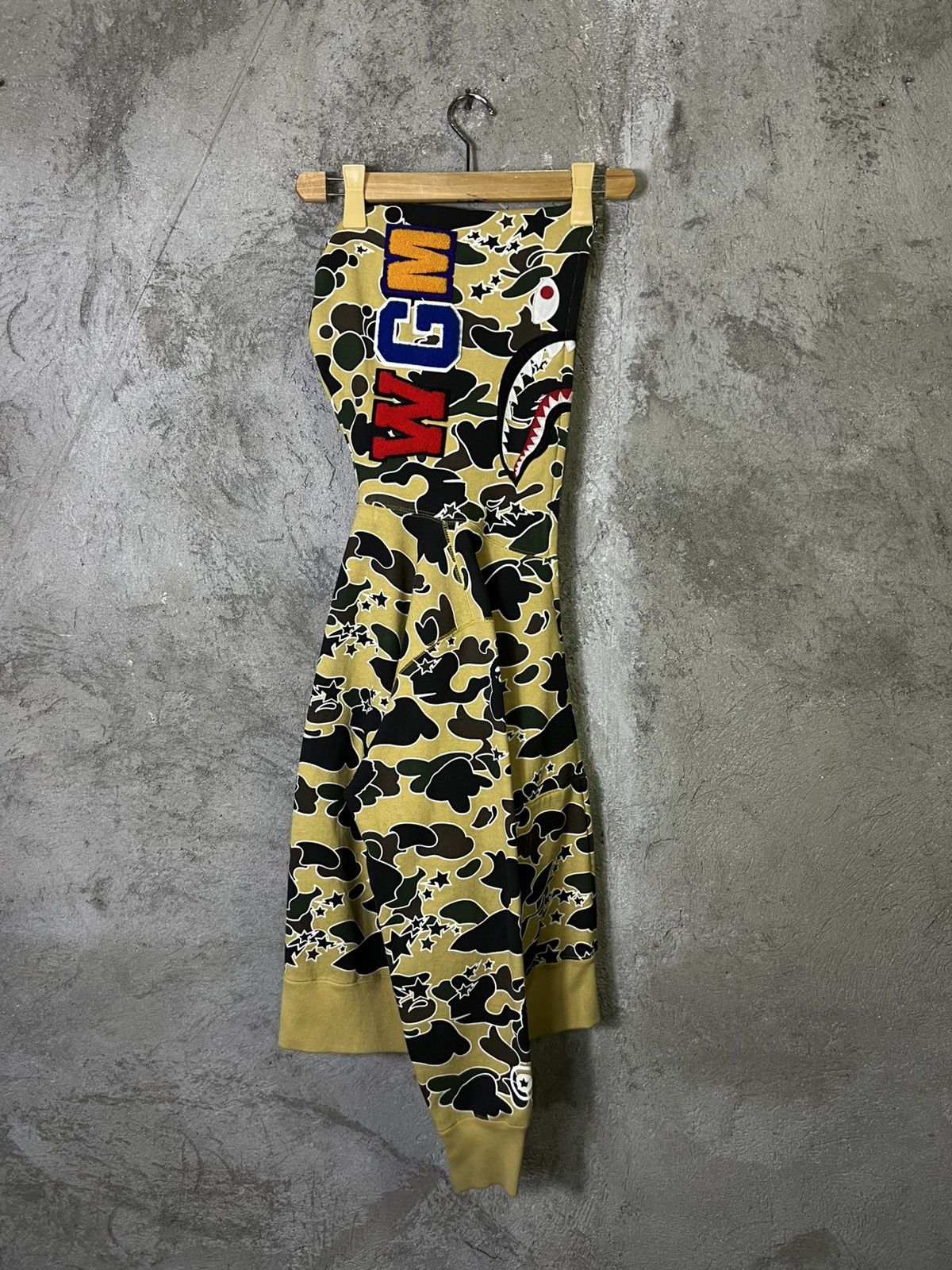Bape A Bathing Ape Psyche Camo Shark Hoodie - 2021 - Yellow/Multi Size US S / EU 44-46 / 1 - 4 Thumbnail