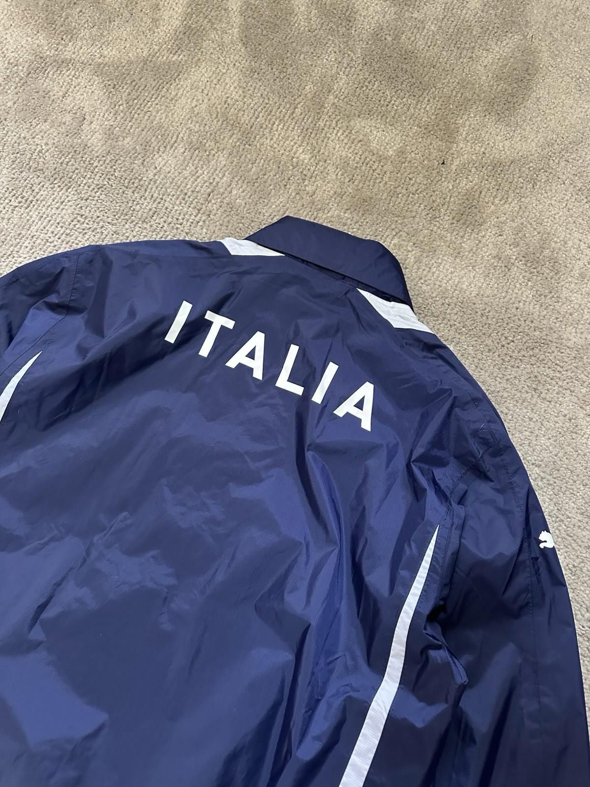 Puma ITALY NATIONAL TEAM 2010/11 TRAINING FOOTBALL HOODED JACKET Size US XL / EU 56 / 4 - 5 Thumbnail