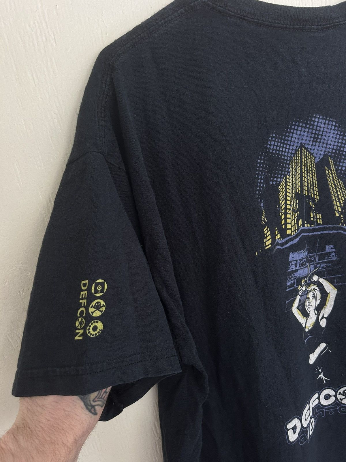 Vintage Defcon Underground Since 1992 Graphic T-shirt Size US L / EU 52-54 / 3 - 2 Thumbnail