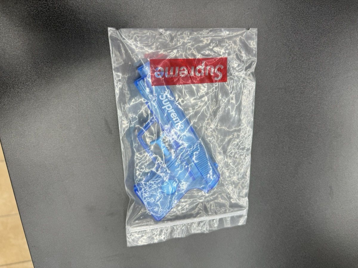 Supreme 2011 Supreme Water Gun Set Red & Blue New RARE! 🔥 Size ONE SIZE - 7 Thumbnail