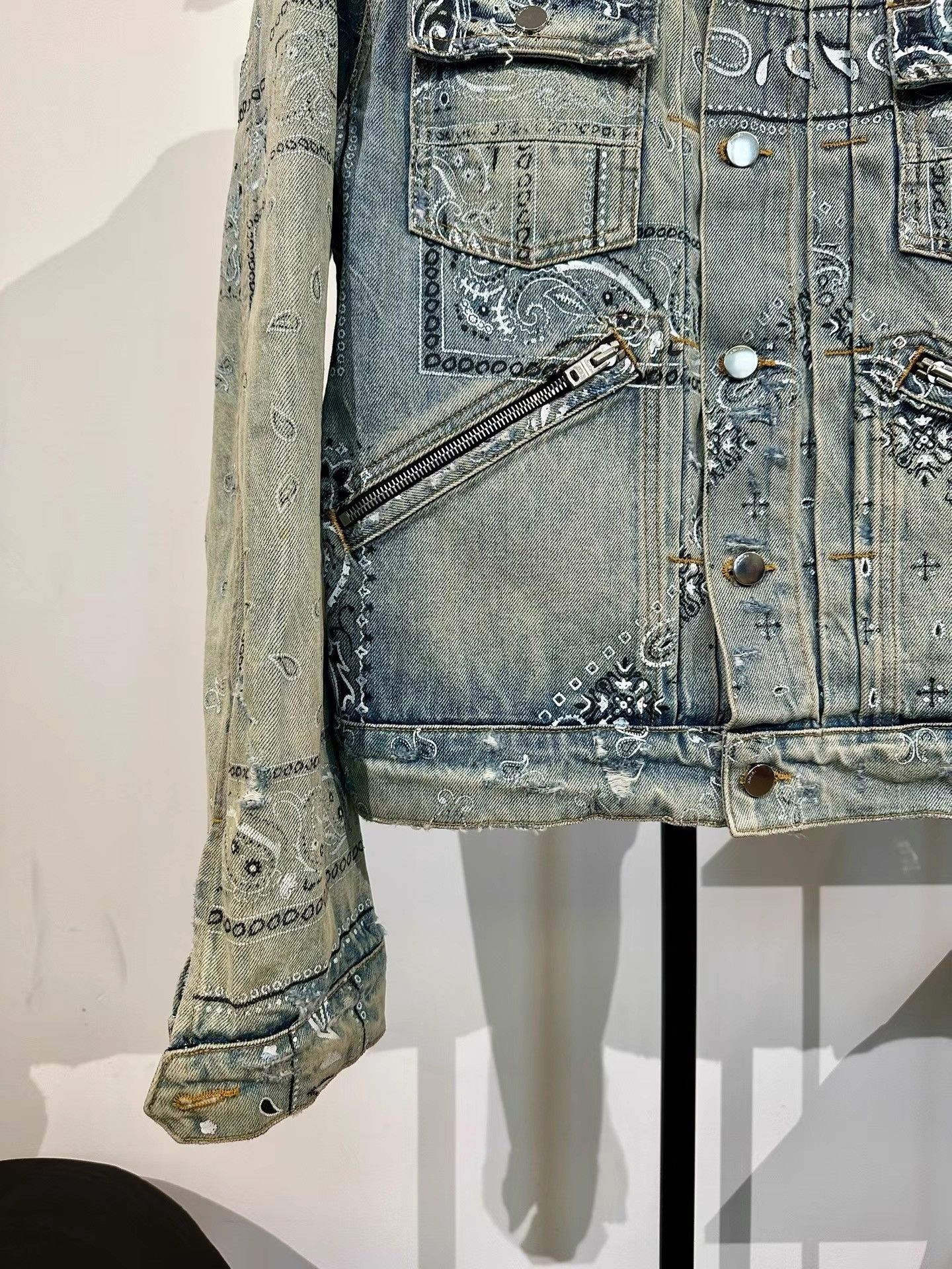 Amiri Amiri Paisley Washed Distressed Denim Jacket K35 Size US M / EU 48-50 / 2 - 5 Thumbnail